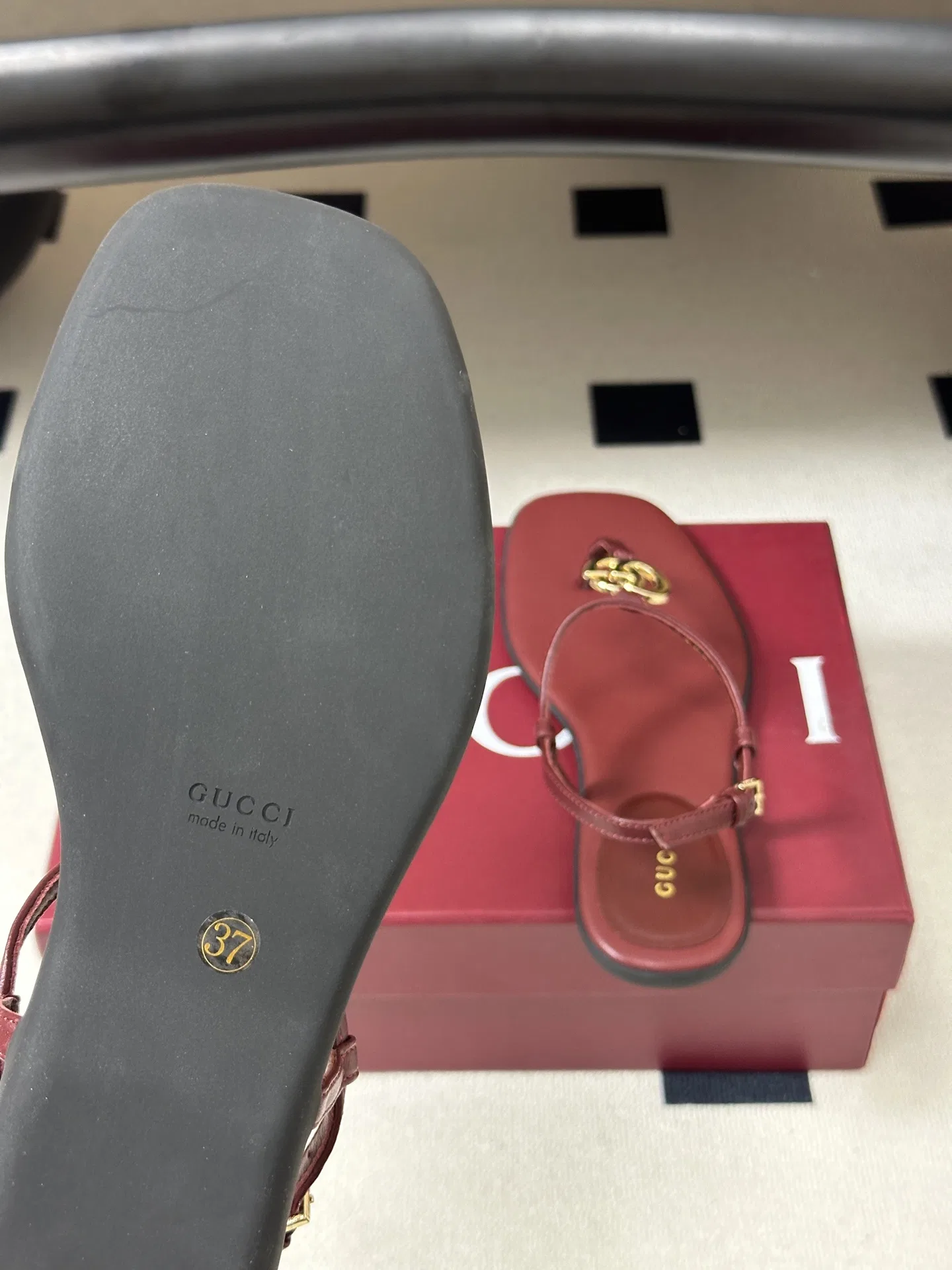 GU 27FW VGTHAQQ 036 쪼리 25
