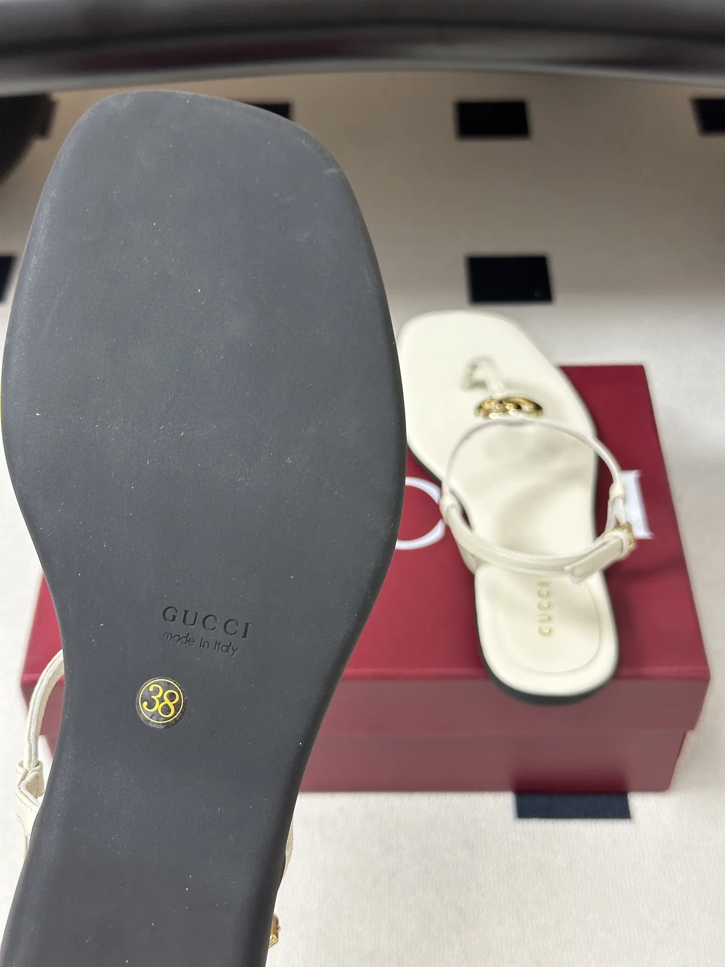 GU 27FW VGTHAQQ 036 쪼리 34