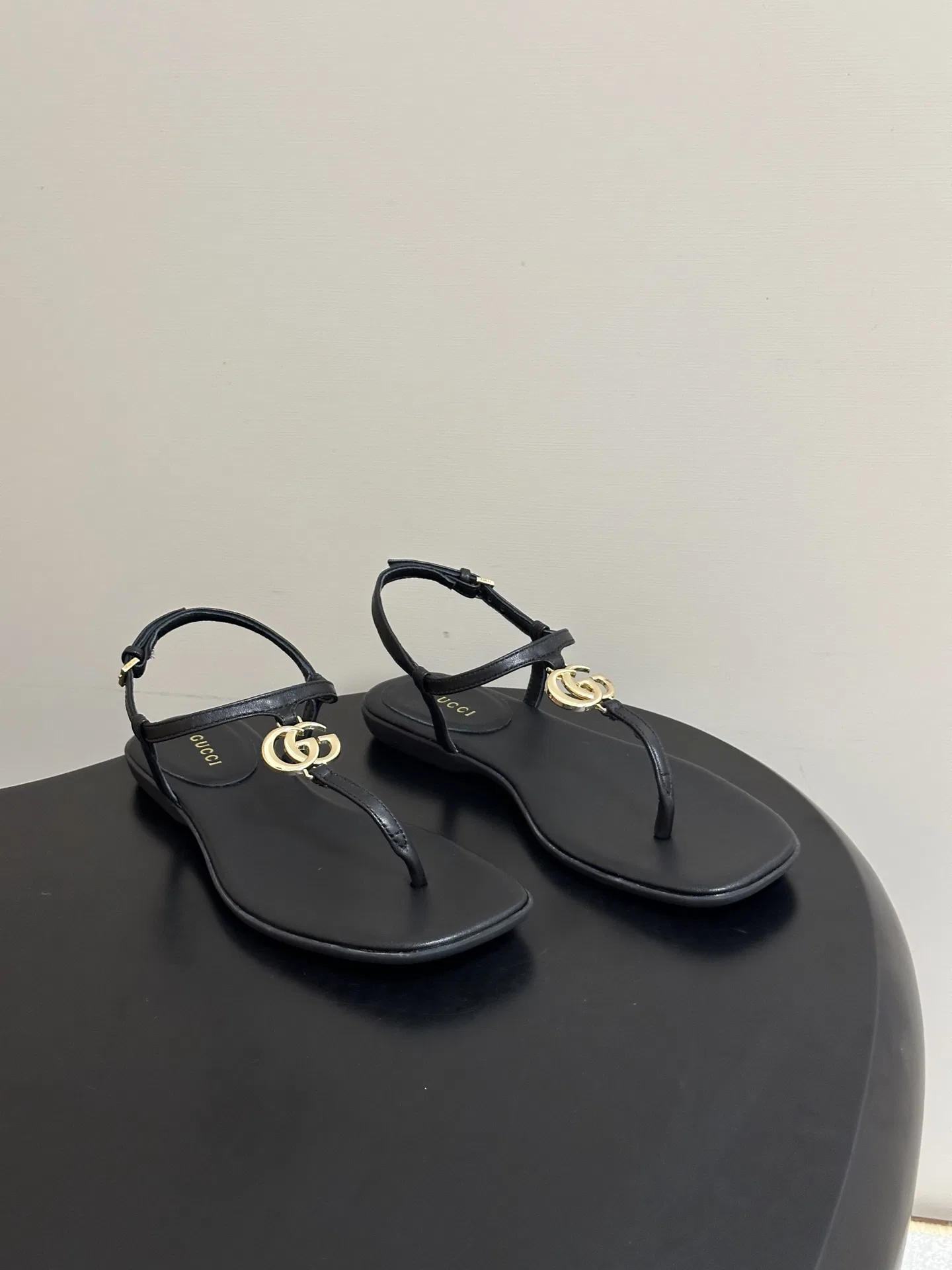 GU 27FW VGTHAQQ 036 쪼리 35