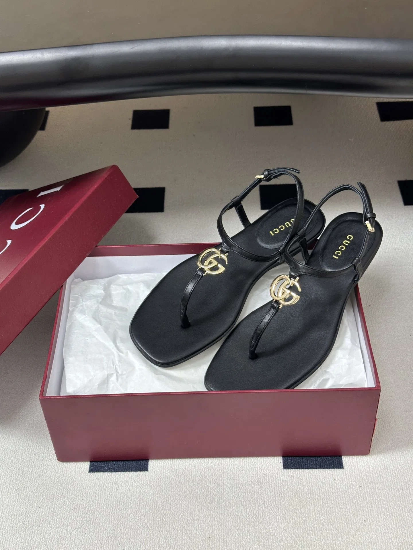 GU 27FW VGTHAQQ 036 쪼리 38