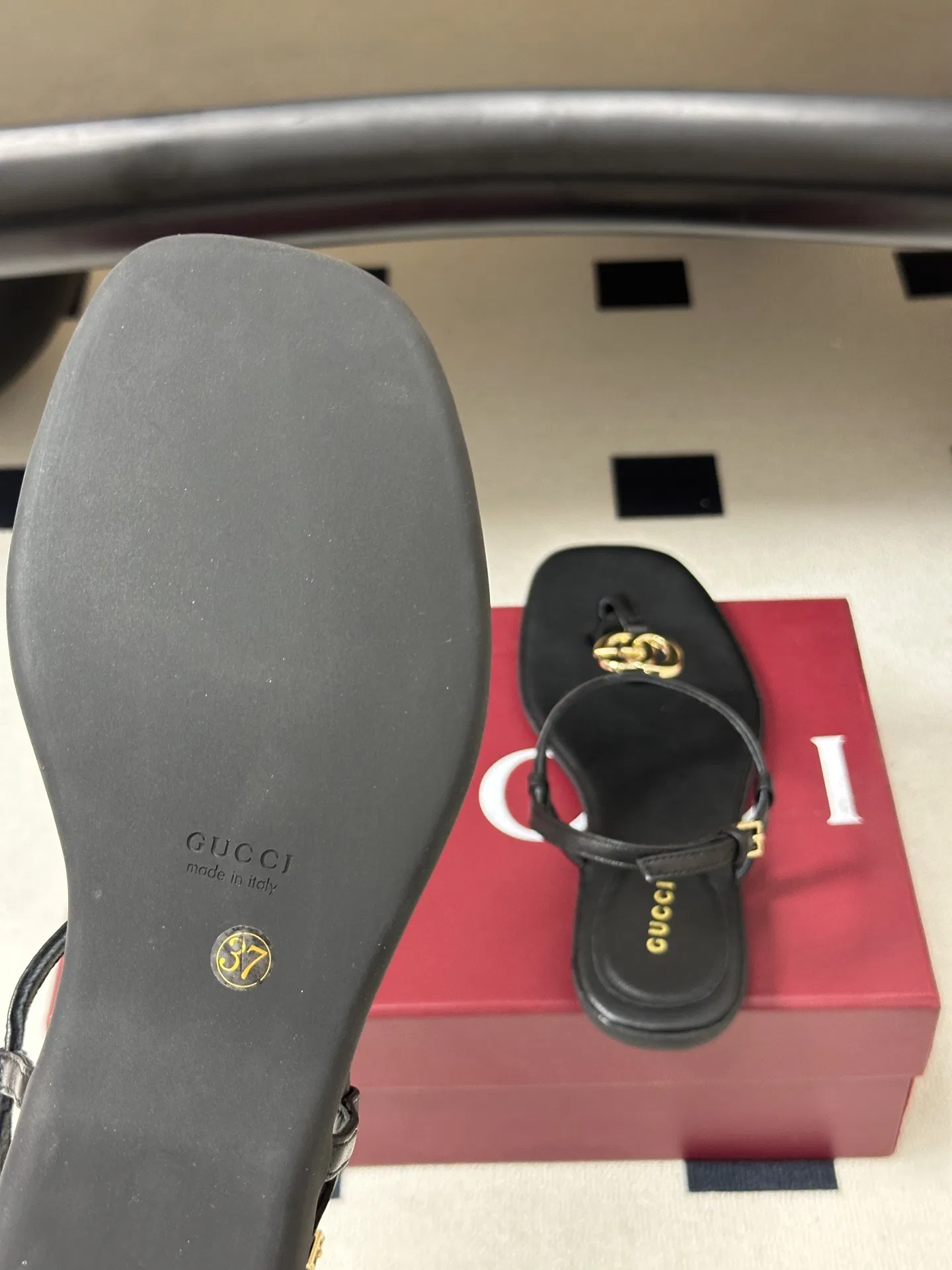 GU 27FW VGTHAQQ 036 쪼리 43