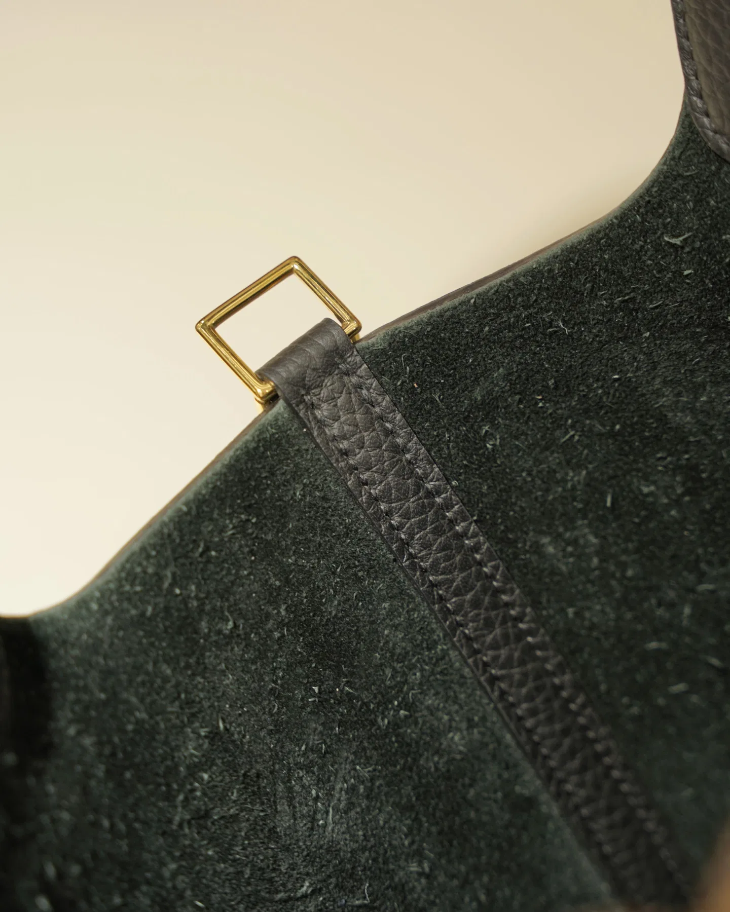 HER 27FW DCFARNA 003 버킷백 67