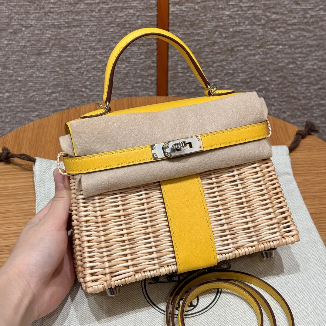 HER 27FW DCFARNA 008 토트백 10
