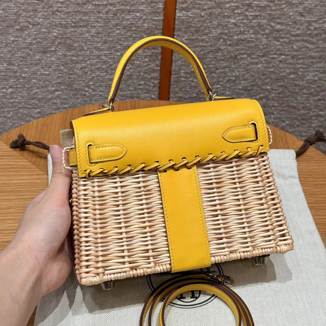 HER 27FW DCFARNA 008 토트백 11