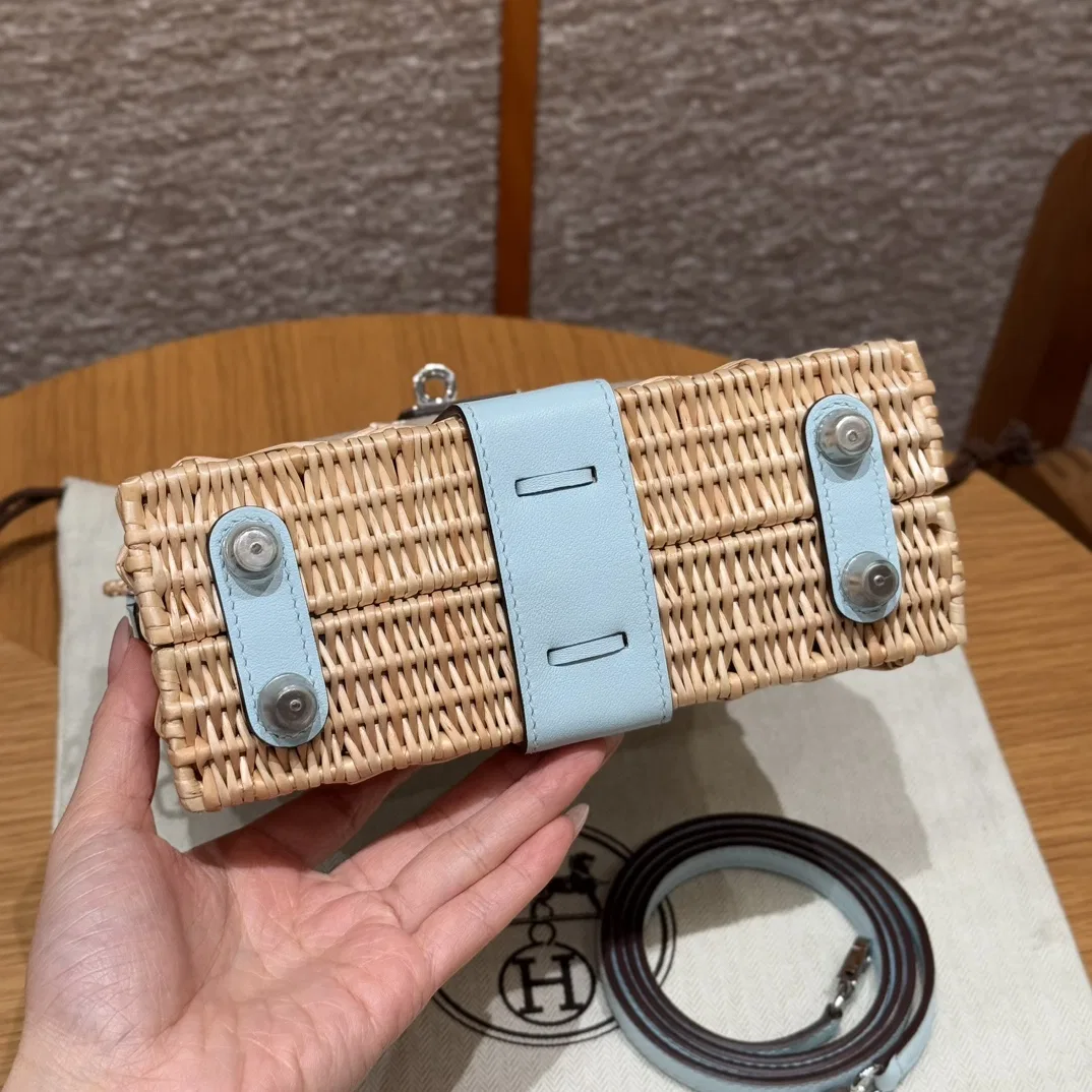 HER 27FW DCFARNA 008 토트백 23