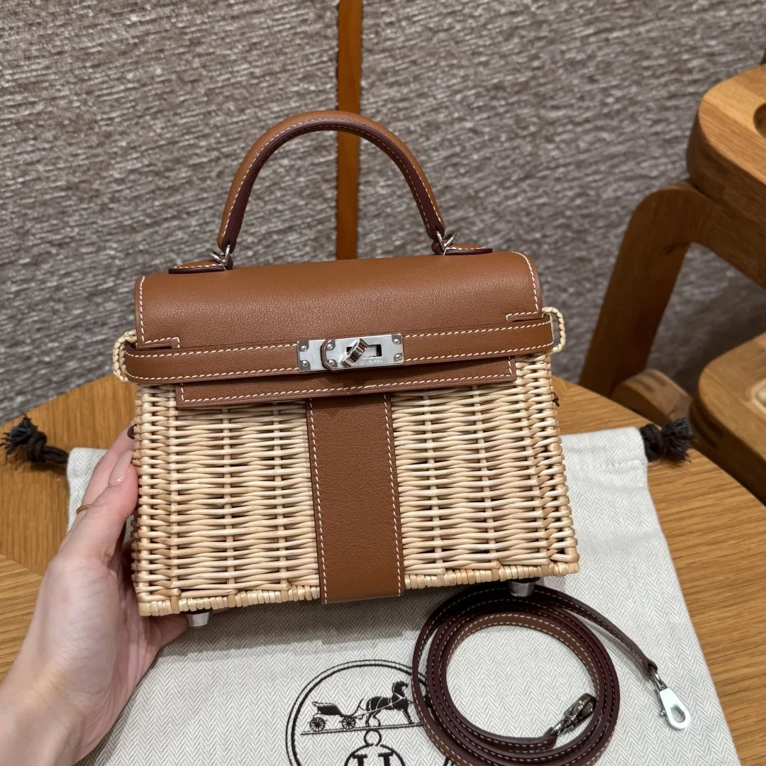 HER 27FW DCFARNA 008 토트백 37