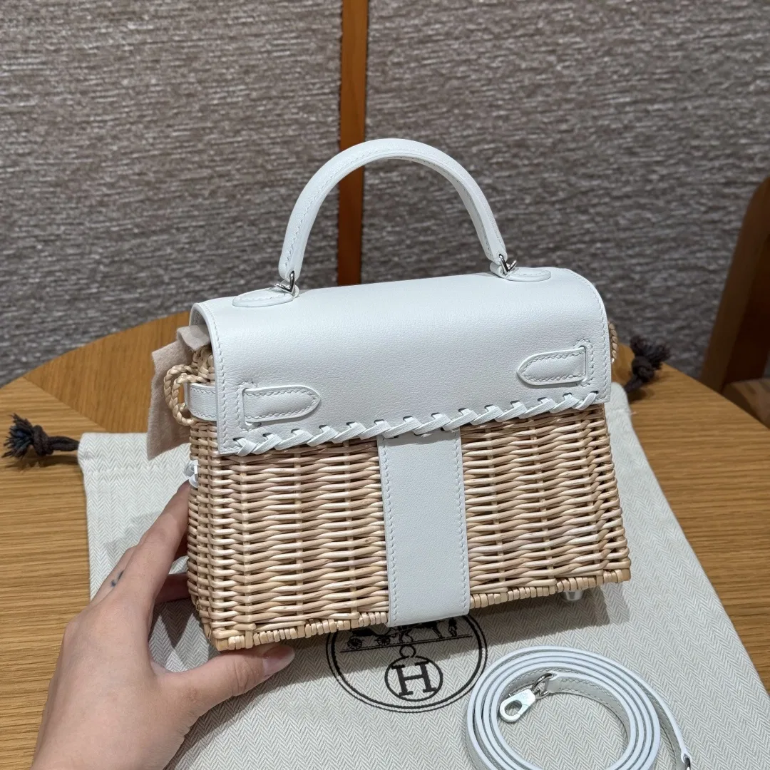 HER 27FW DCFARNA 008 토트백 39
