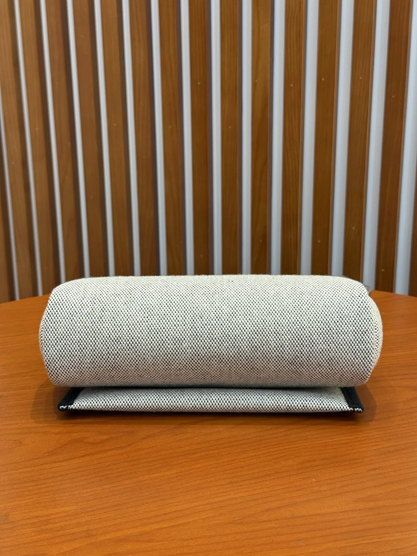 HER 27FW DCFARNA 022 크로스백 8