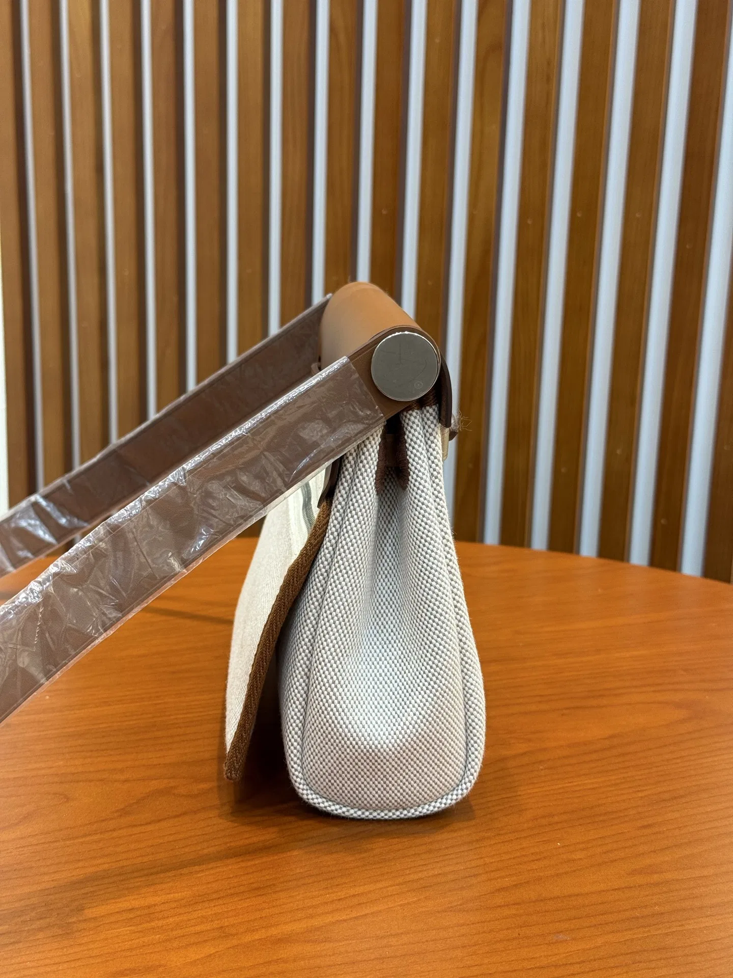 HER 27FW DCFARNA 022 크로스백 24