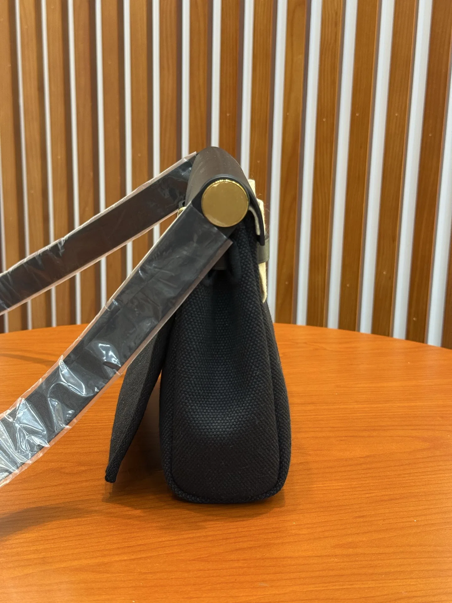 HER 27FW DCFARNA 022 크로스백 34