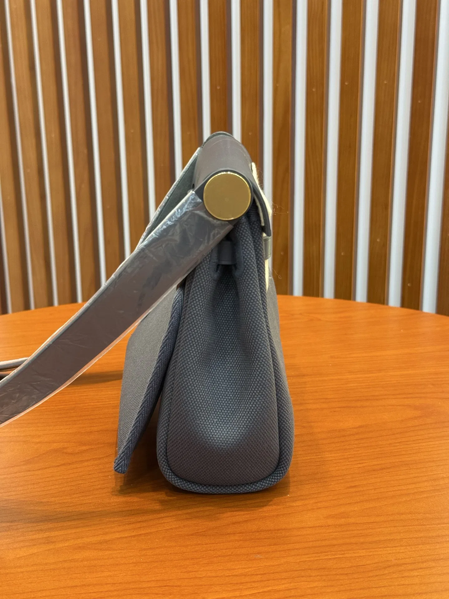 HER 27FW DCFARNA 022 크로스백 44