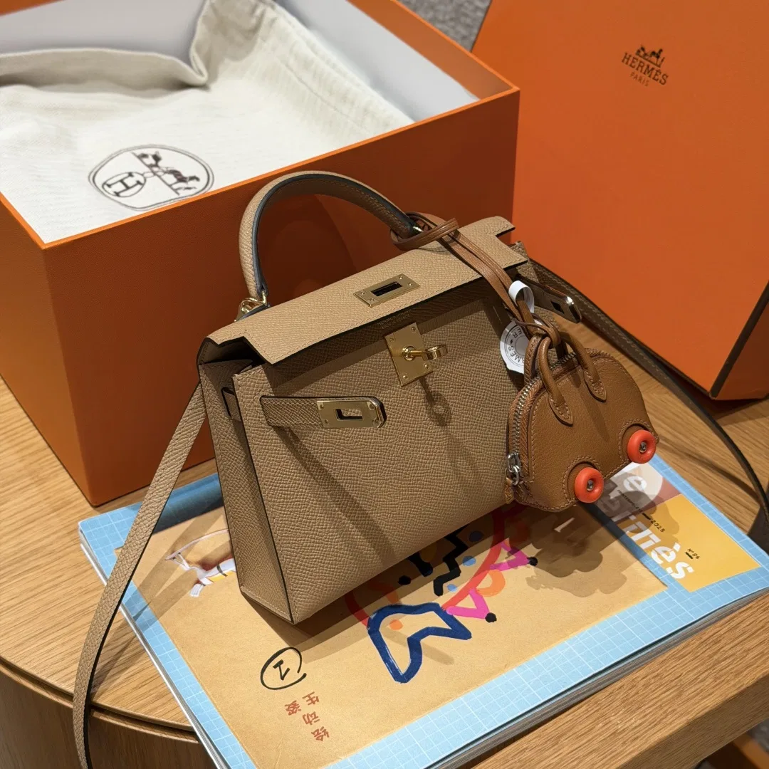 HER 27FW DCFARNA 023 토트백 56