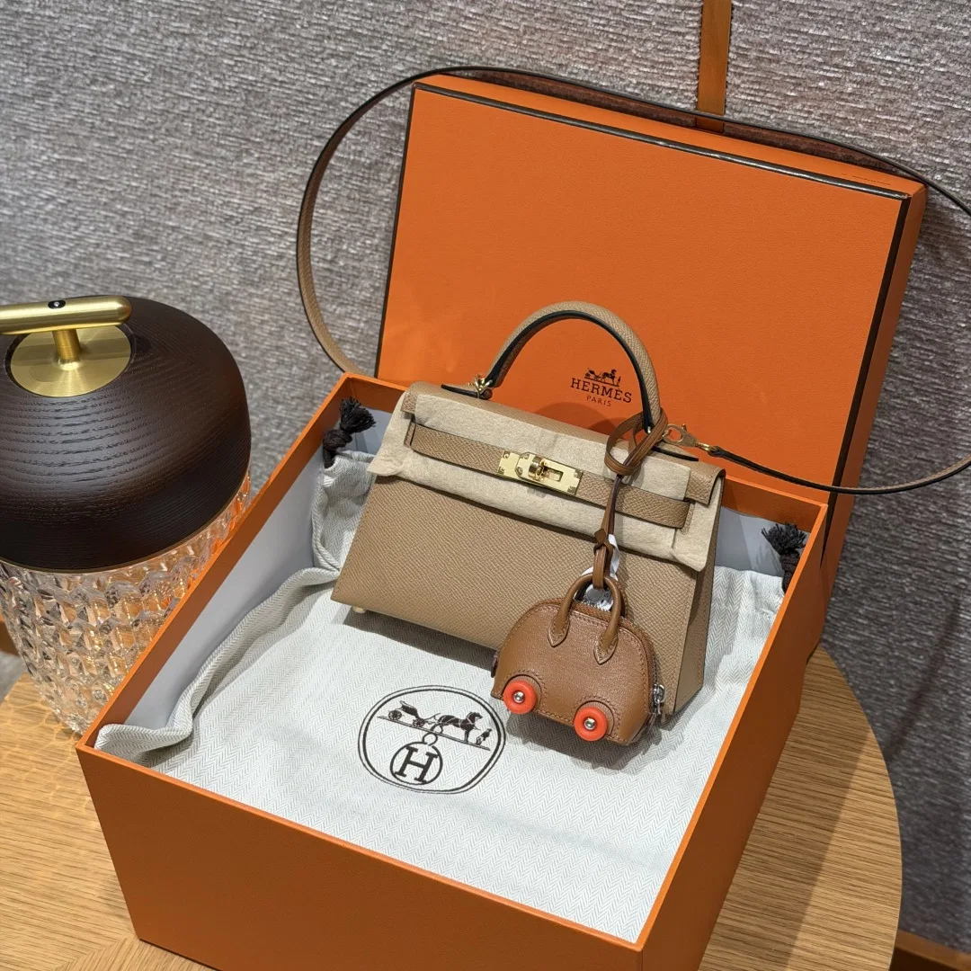 HER 27FW DCFARNA 023 토트백 57