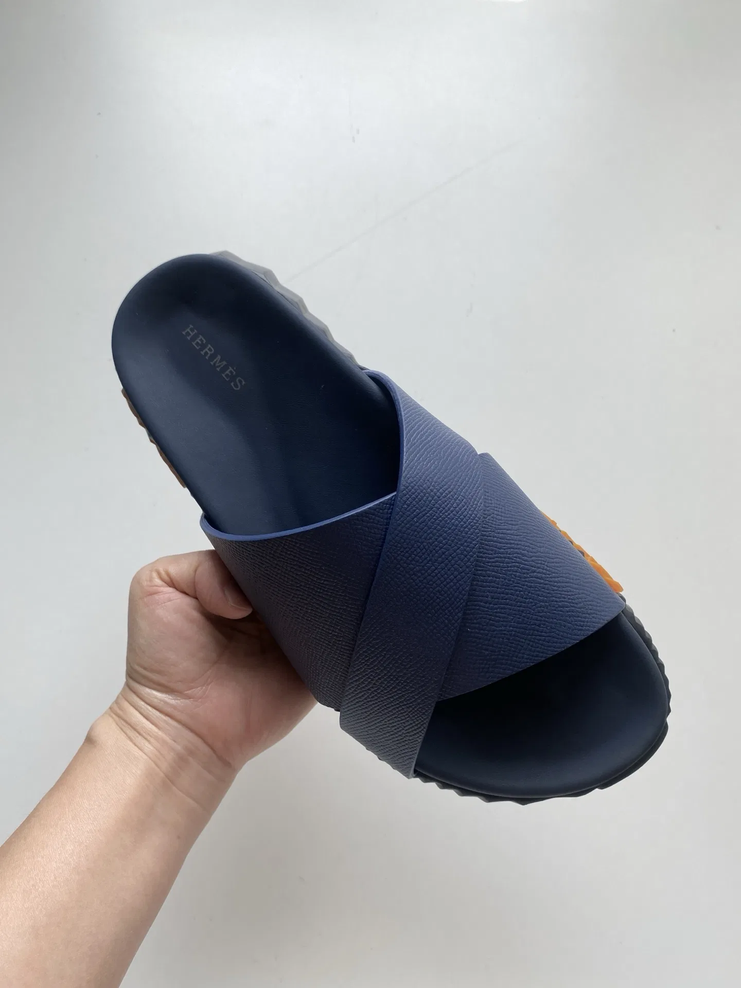 HER 27FW FGOECNM 005 슬리퍼 7