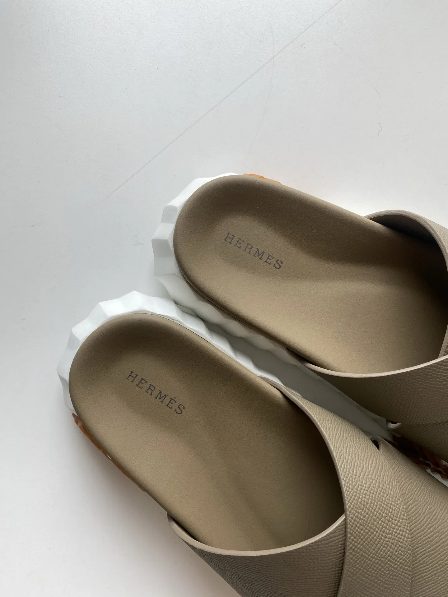 HER 27FW FGOECNM 005 슬리퍼 25