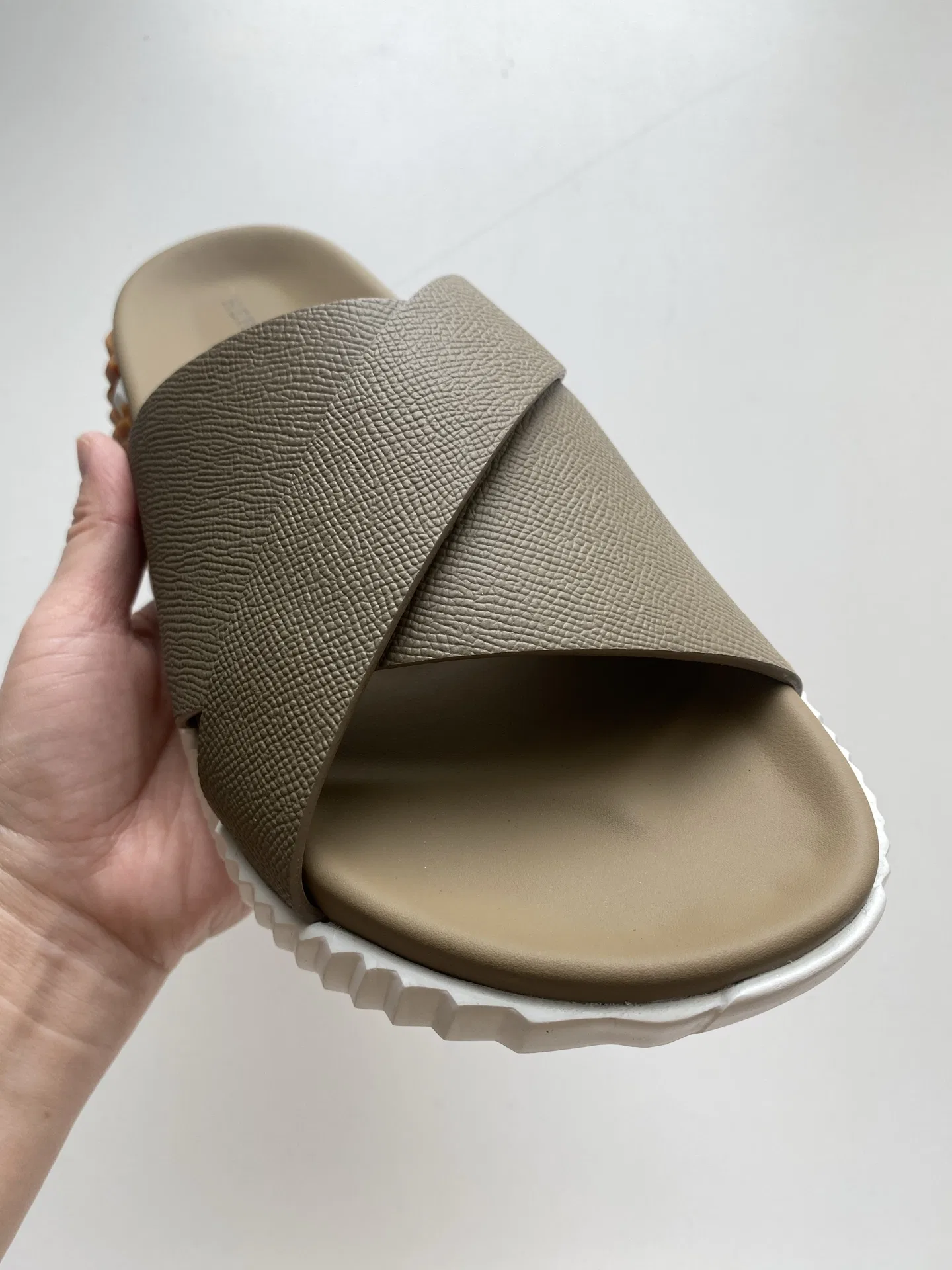 HER 27FW FGOECNM 005 슬리퍼 28