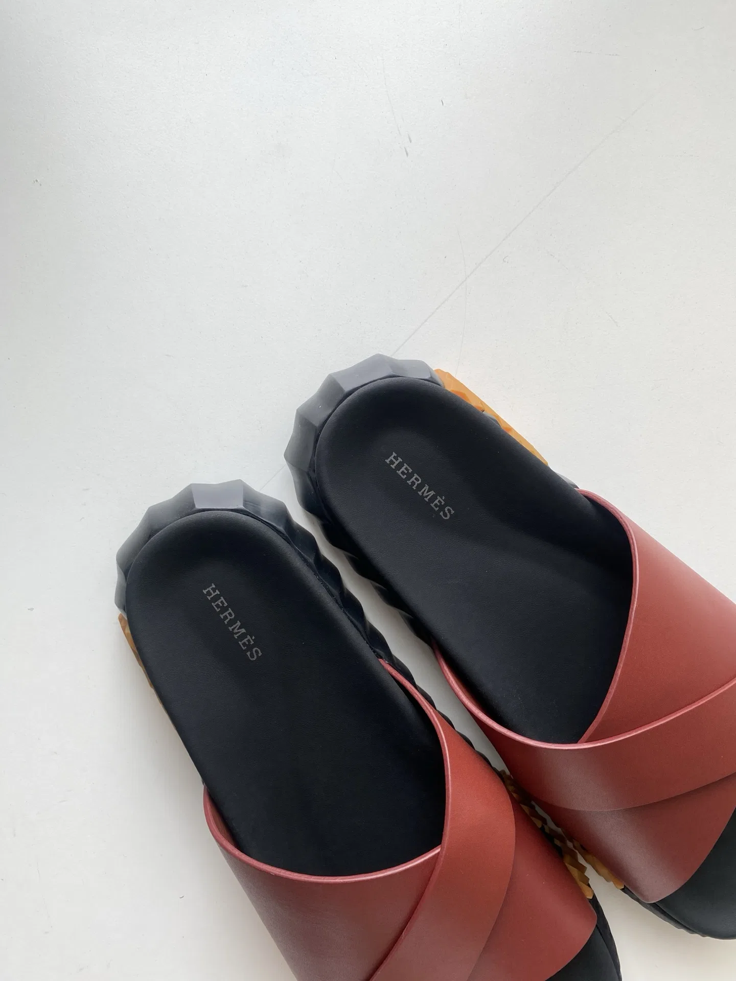 HER 27FW FGOECNM 005 슬리퍼 77