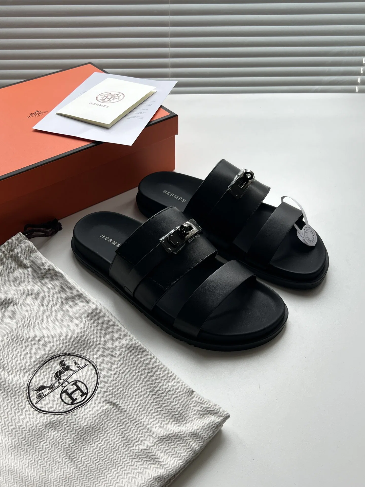 HER 27FW FGOECNM 006 슬리퍼 10