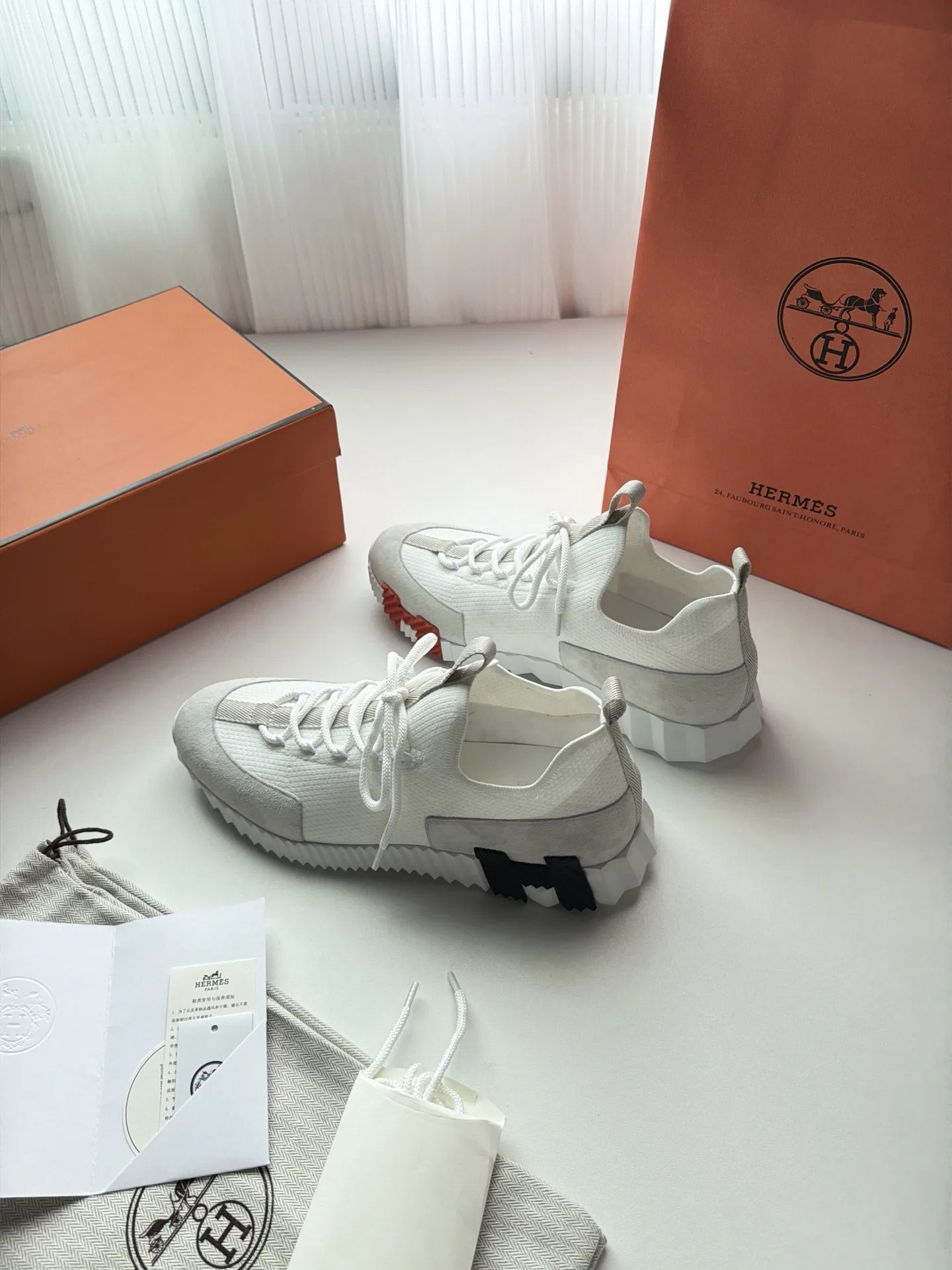 HER 27FW FGOECNM 008 스니커즈 11