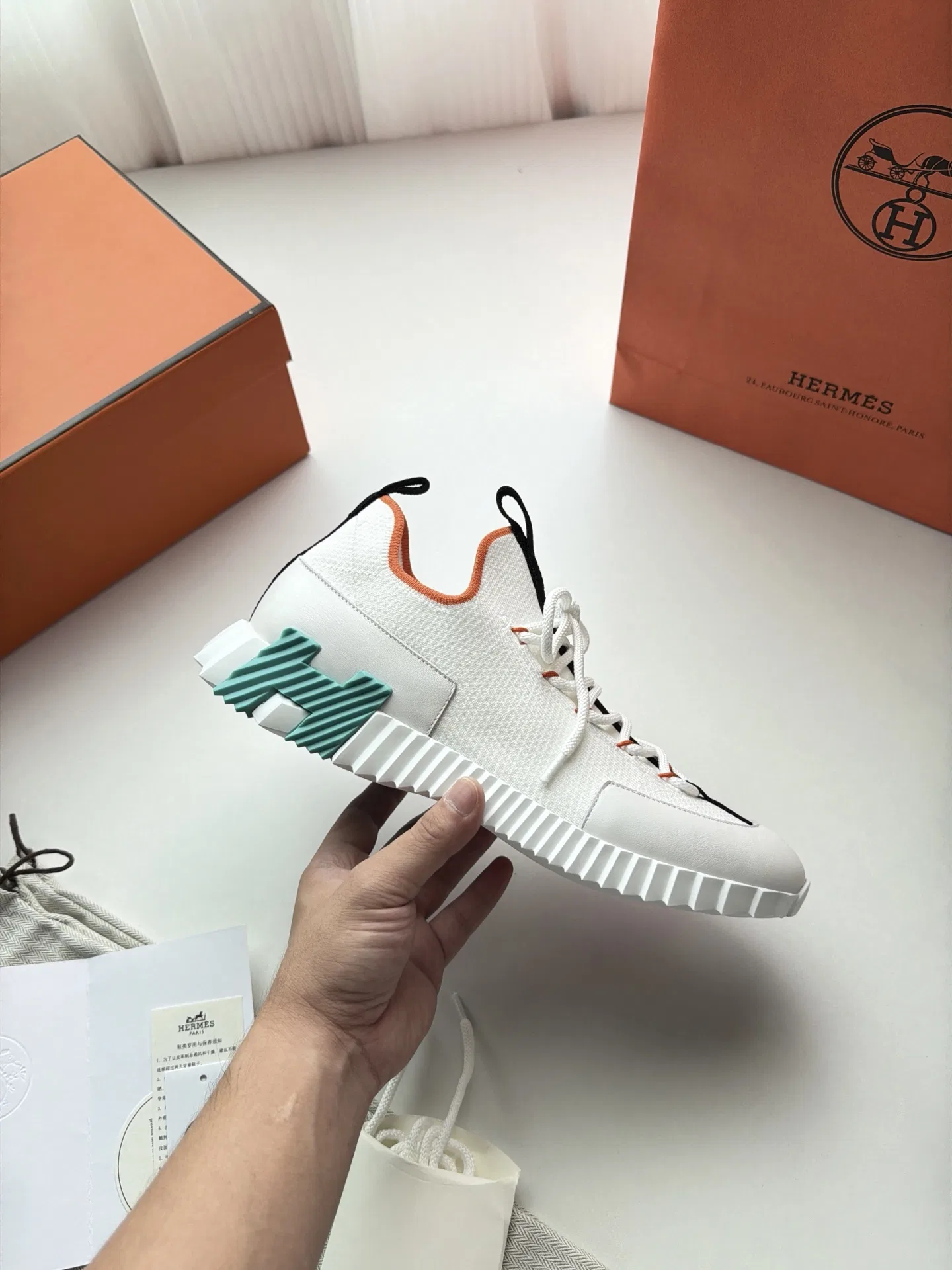 HER 27FW FGOECNM 008 스니커즈 24