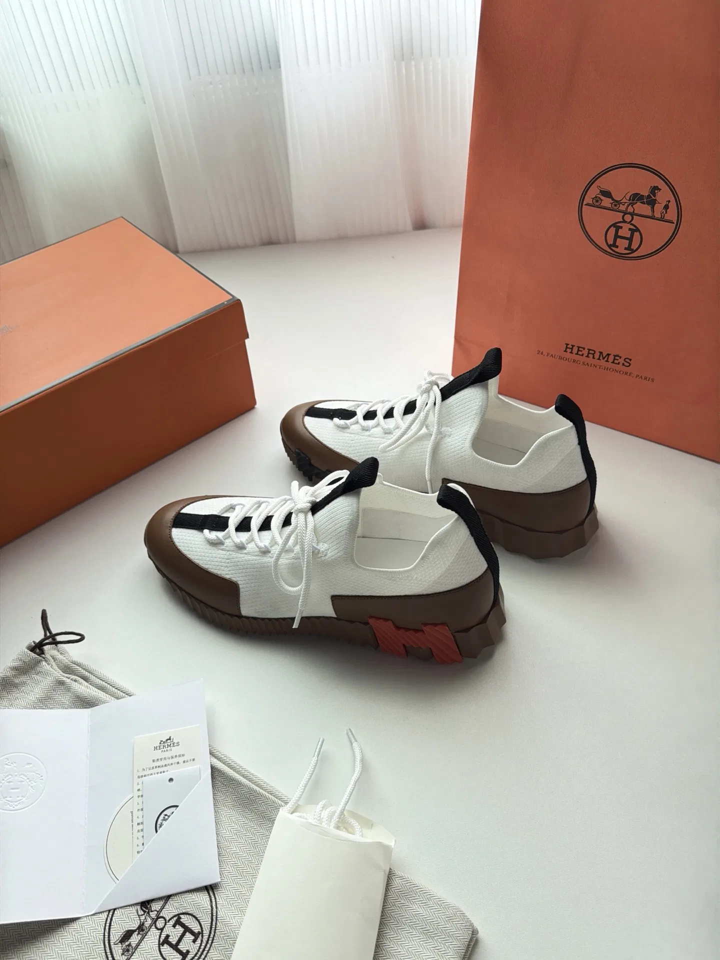 HER 27FW FGOECNM 008 스니커즈 43