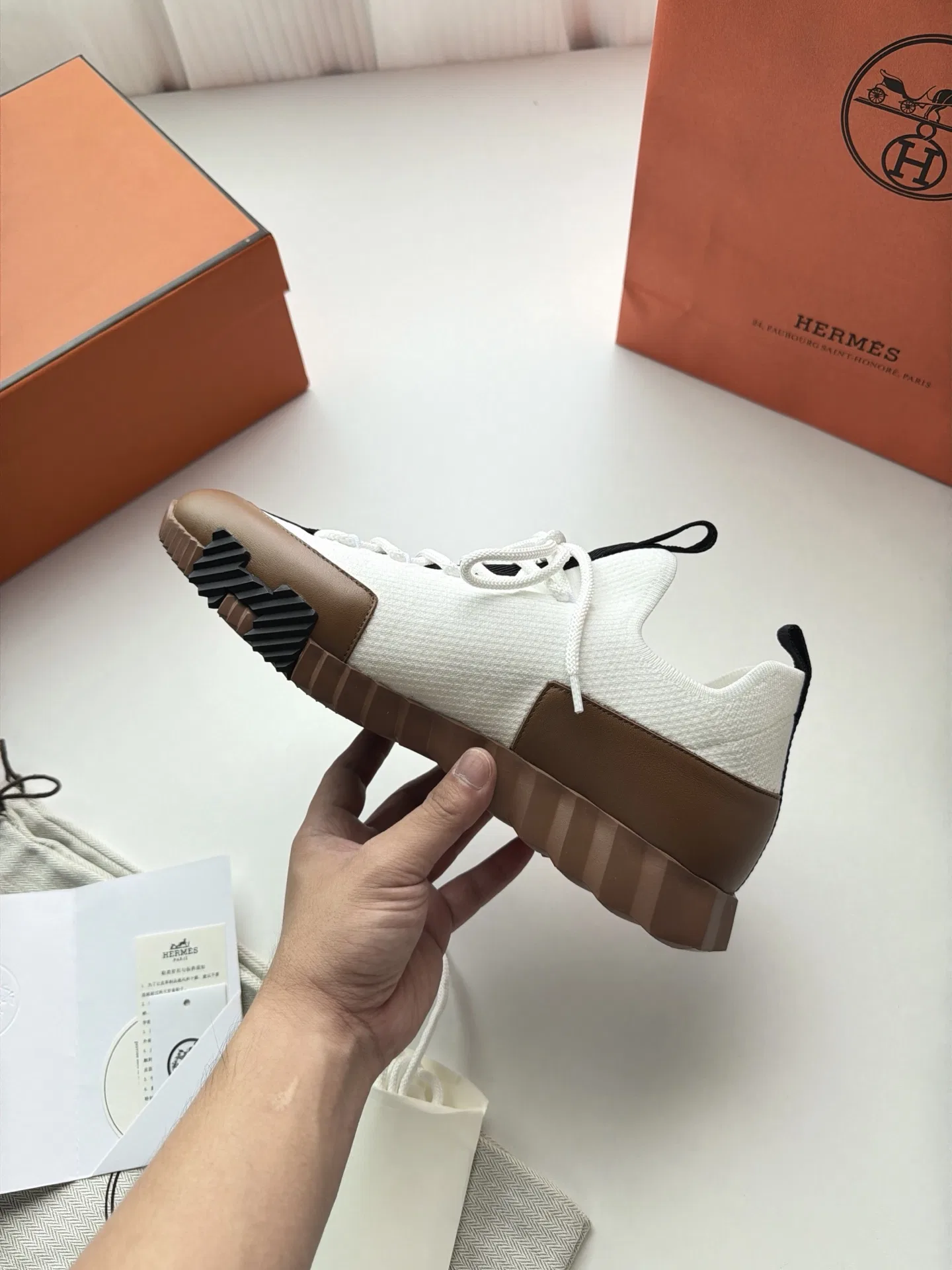 HER 27FW FGOECNM 008 스니커즈 44