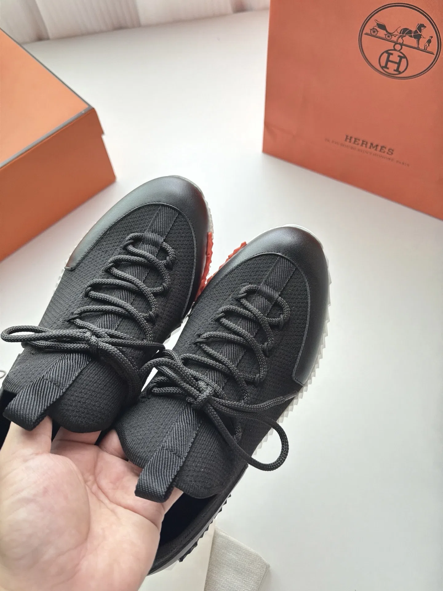 HER 27FW FGOECNM 008 스니커즈 82