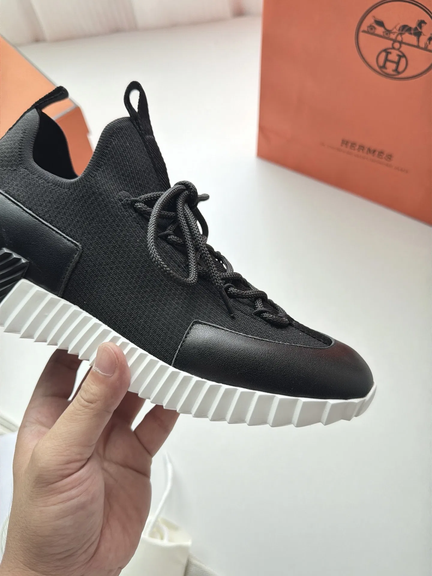 HER 27FW FGOECNM 008 스니커즈 88