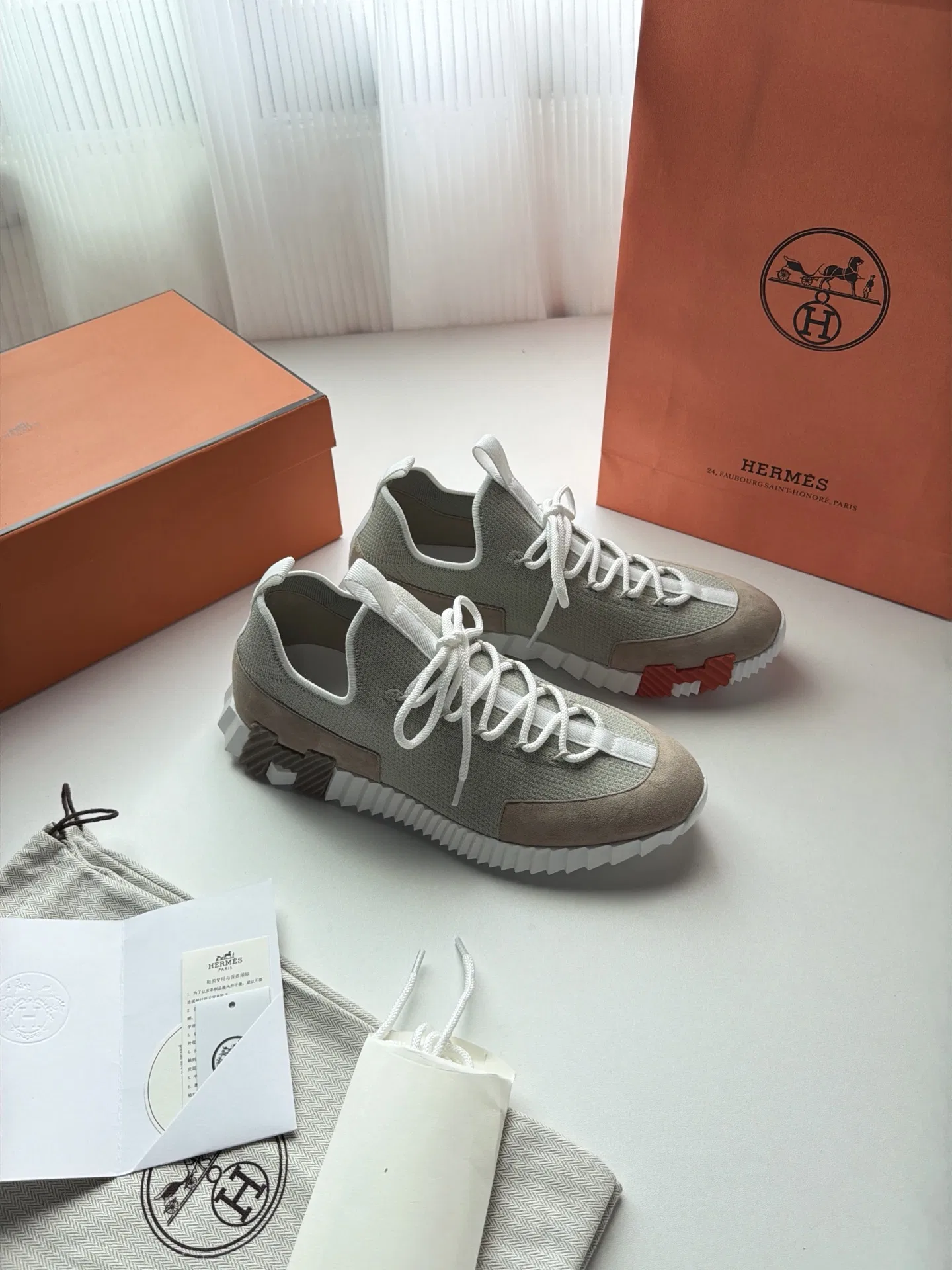 HER 27FW FGOECNM 008 스니커즈 102