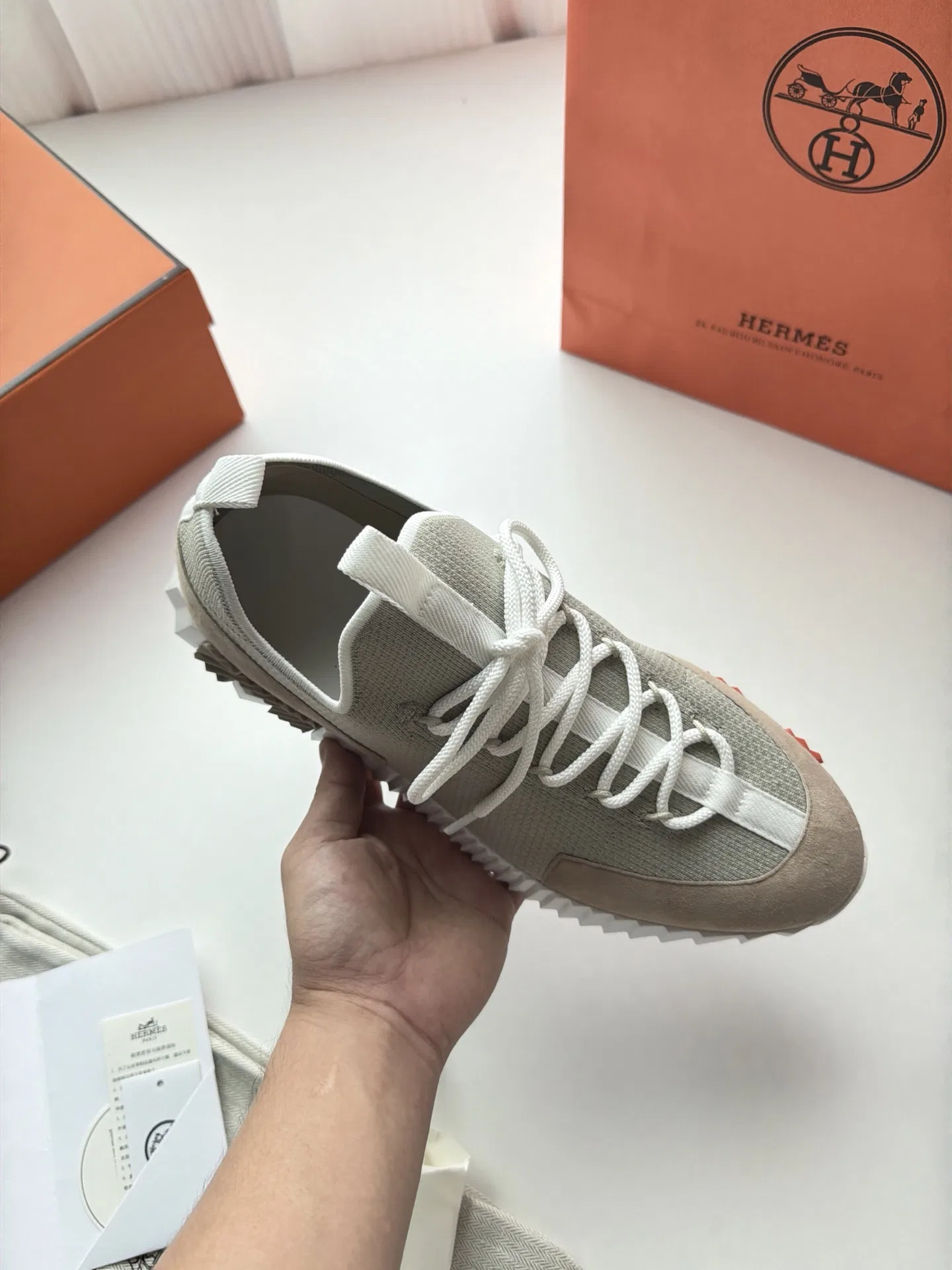 HER 27FW FGOECNM 008 스니커즈 111