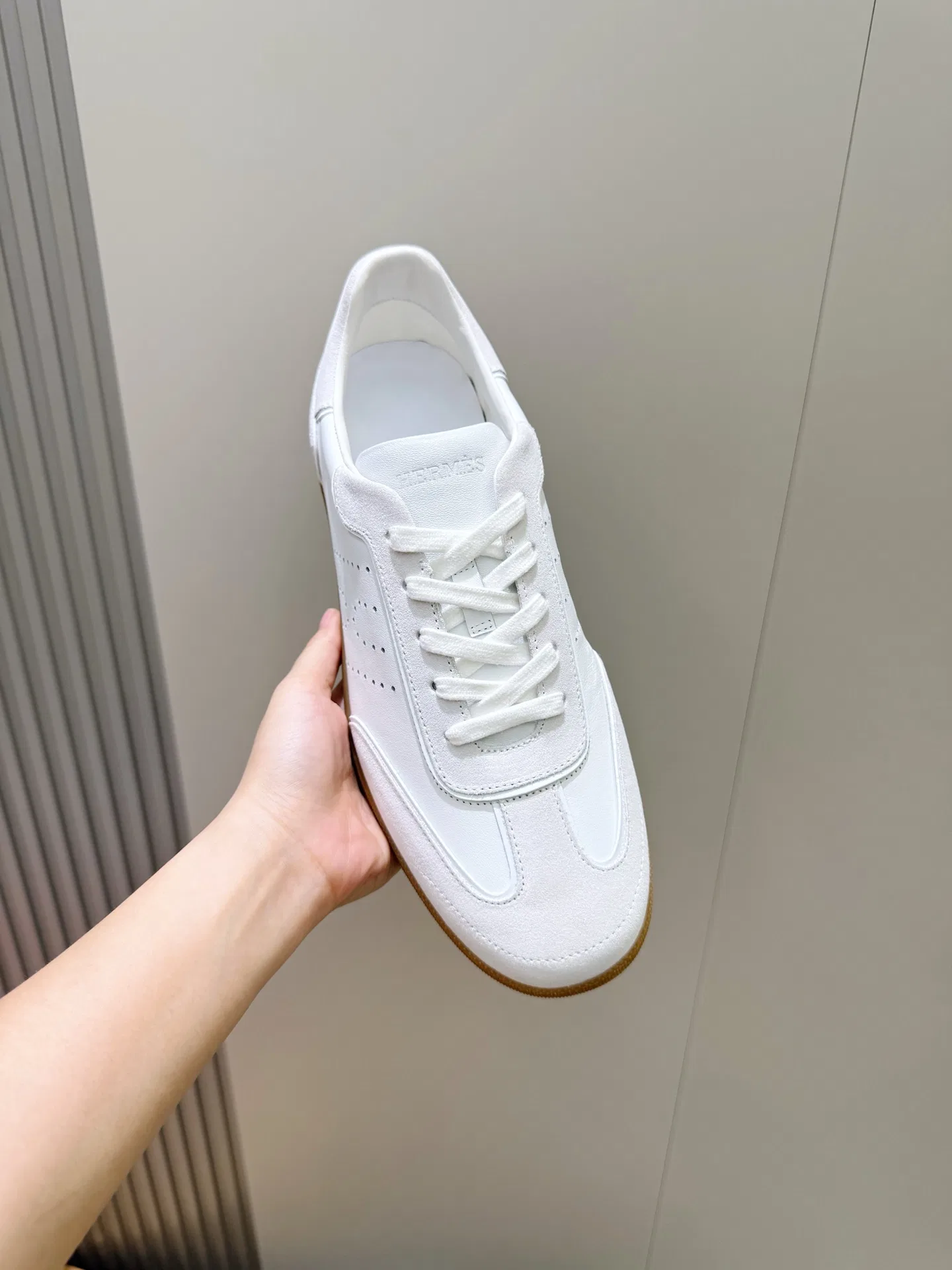 HER 27FW FGOECNM 009 스니커즈 12