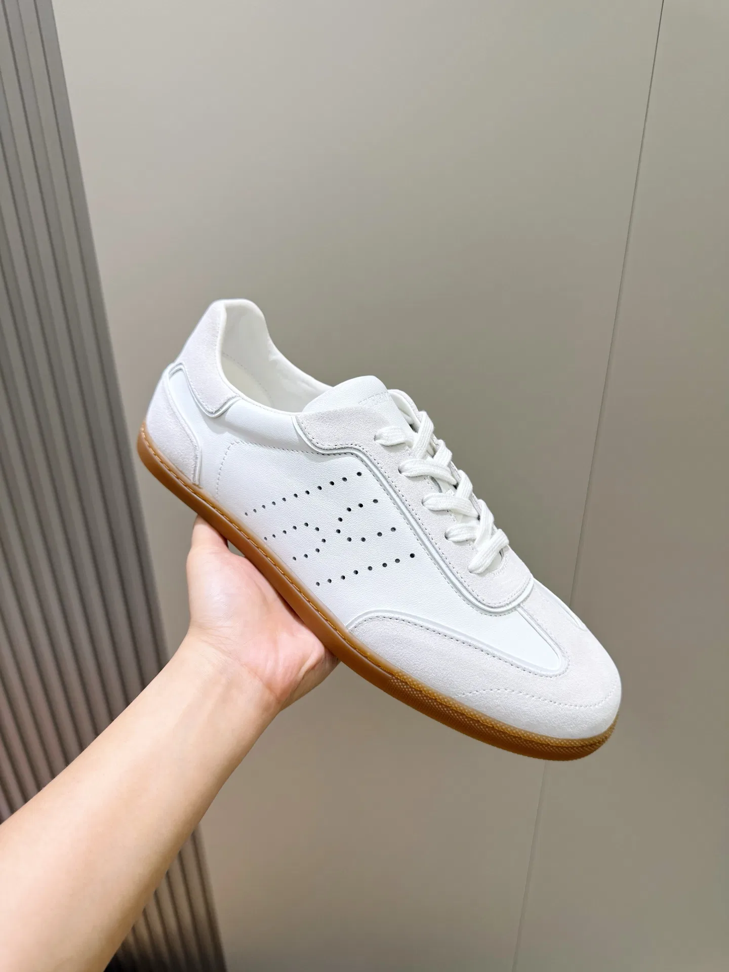 HER 27FW FGOECNM 009 스니커즈 13