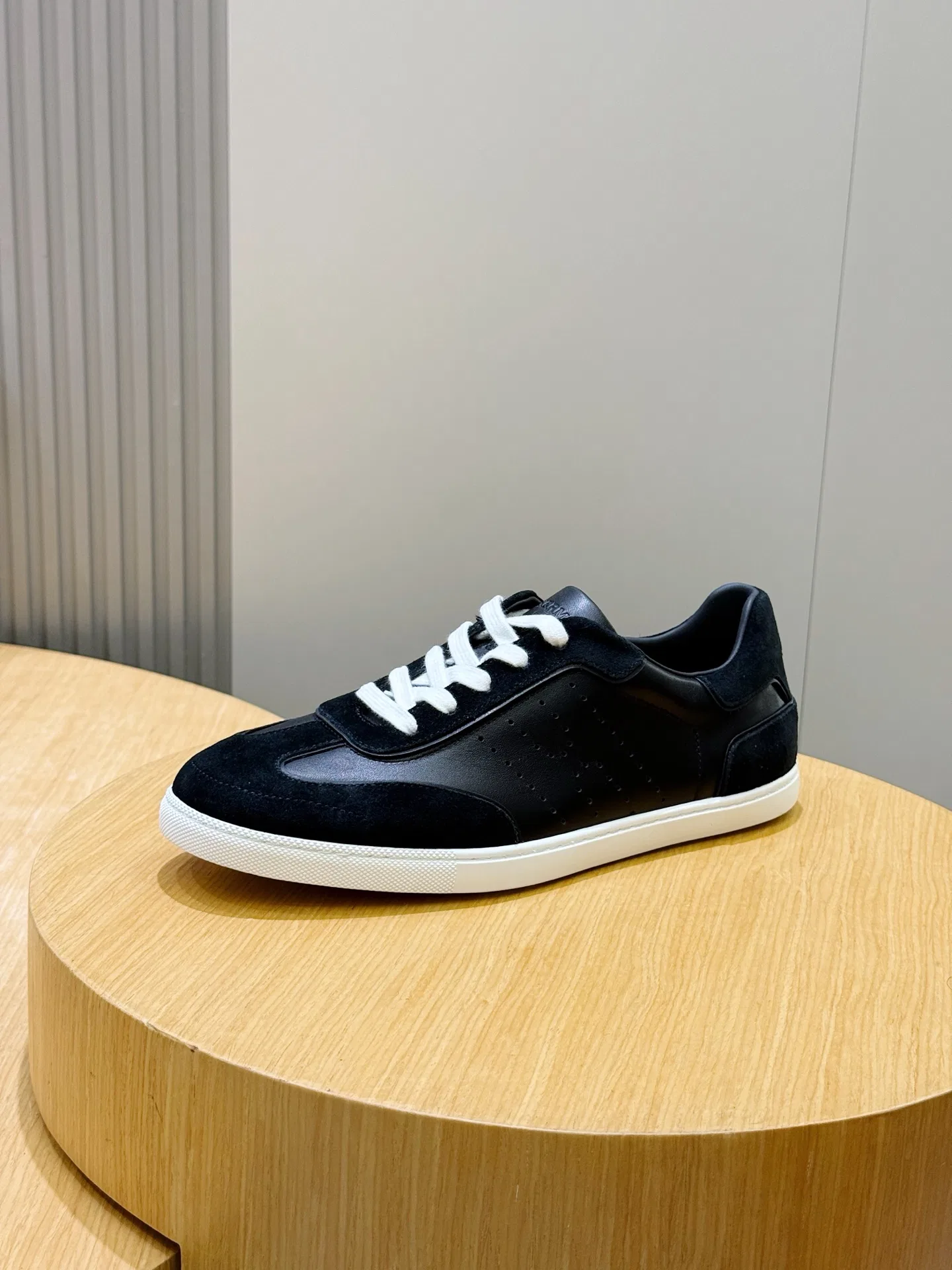 HER 27FW FGOECNM 009 스니커즈 19