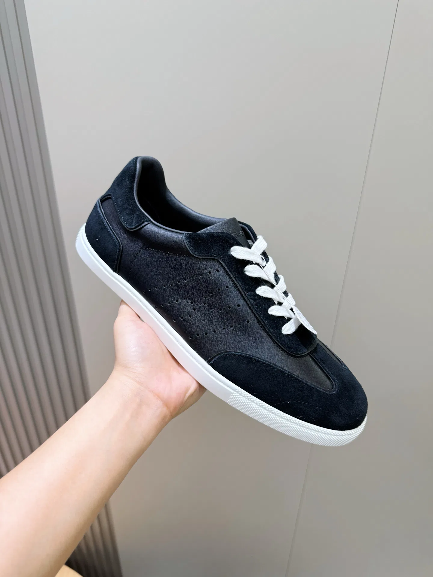 HER 27FW FGOECNM 009 스니커즈 22
