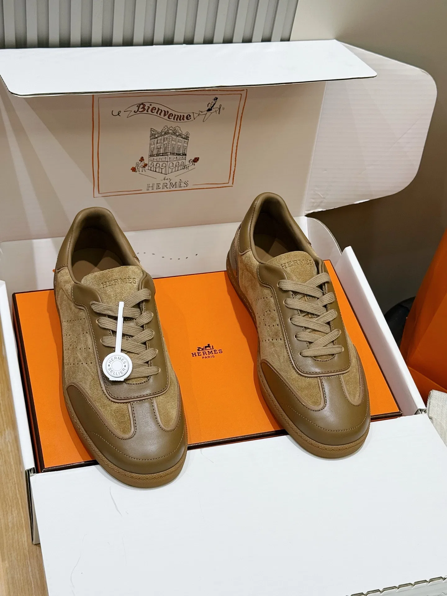 HER 27FW FGOECNM 009 스니커즈 27