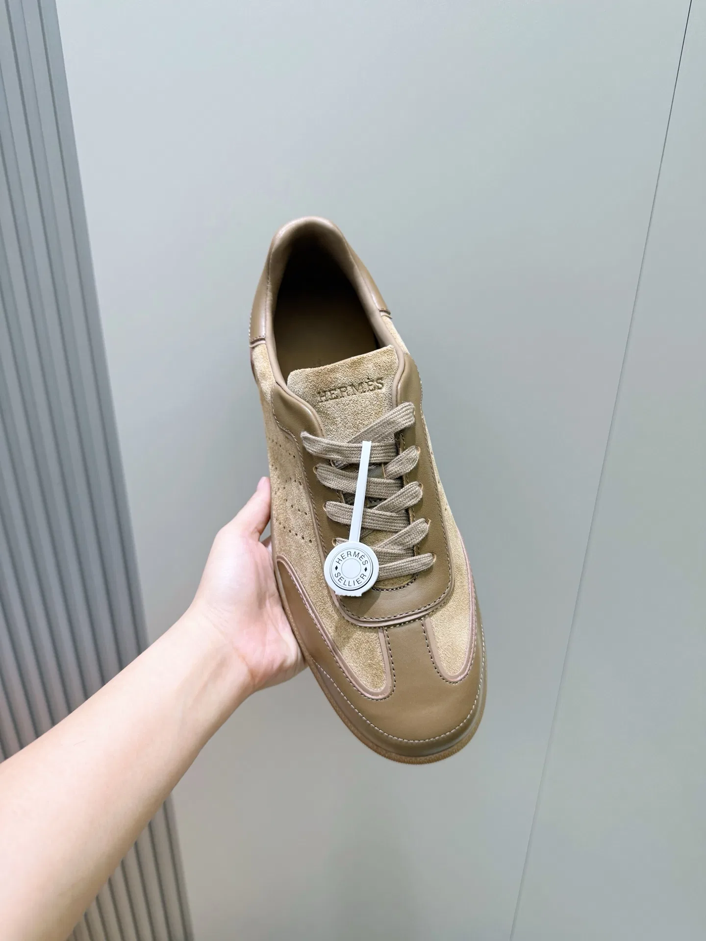 HER 27FW FGOECNM 009 스니커즈 30