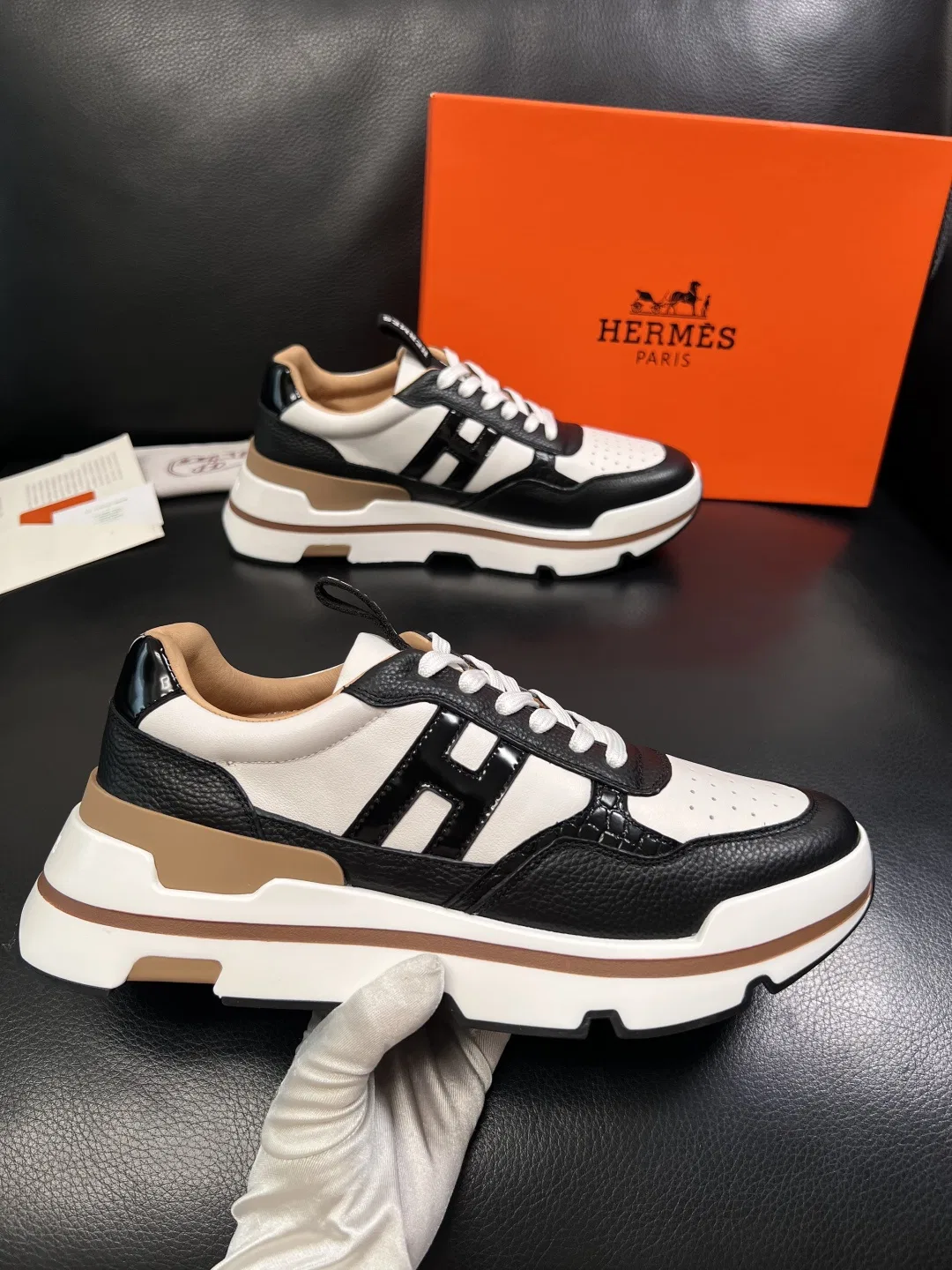 HER 27FW FGOECNM 010 스니커즈 22