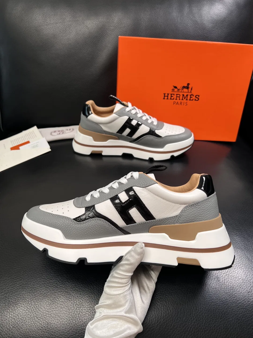 HER 27FW FGOECNM 010 스니커즈 32