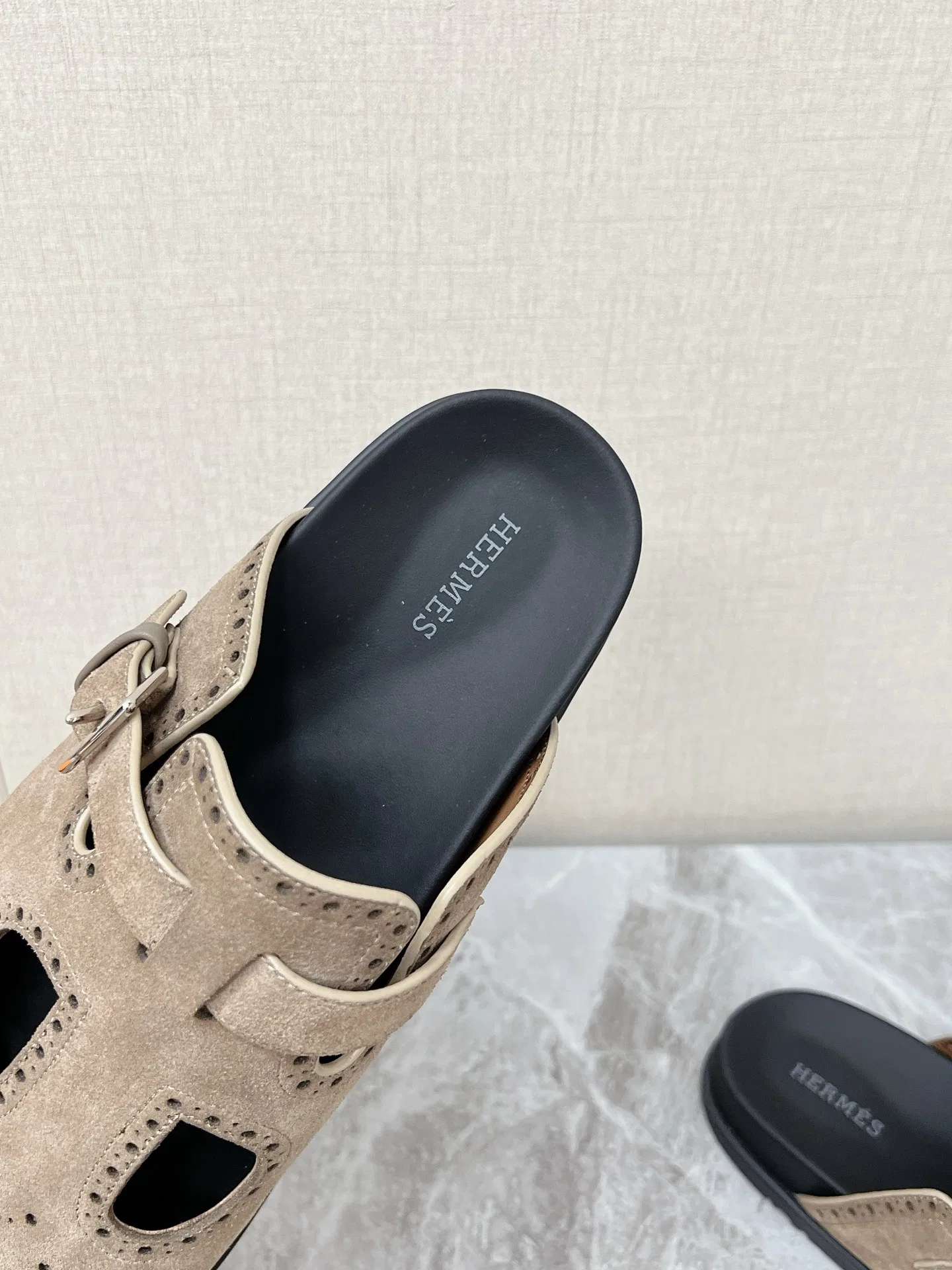 HER 27FW FGOECNM 017 슬리퍼 7