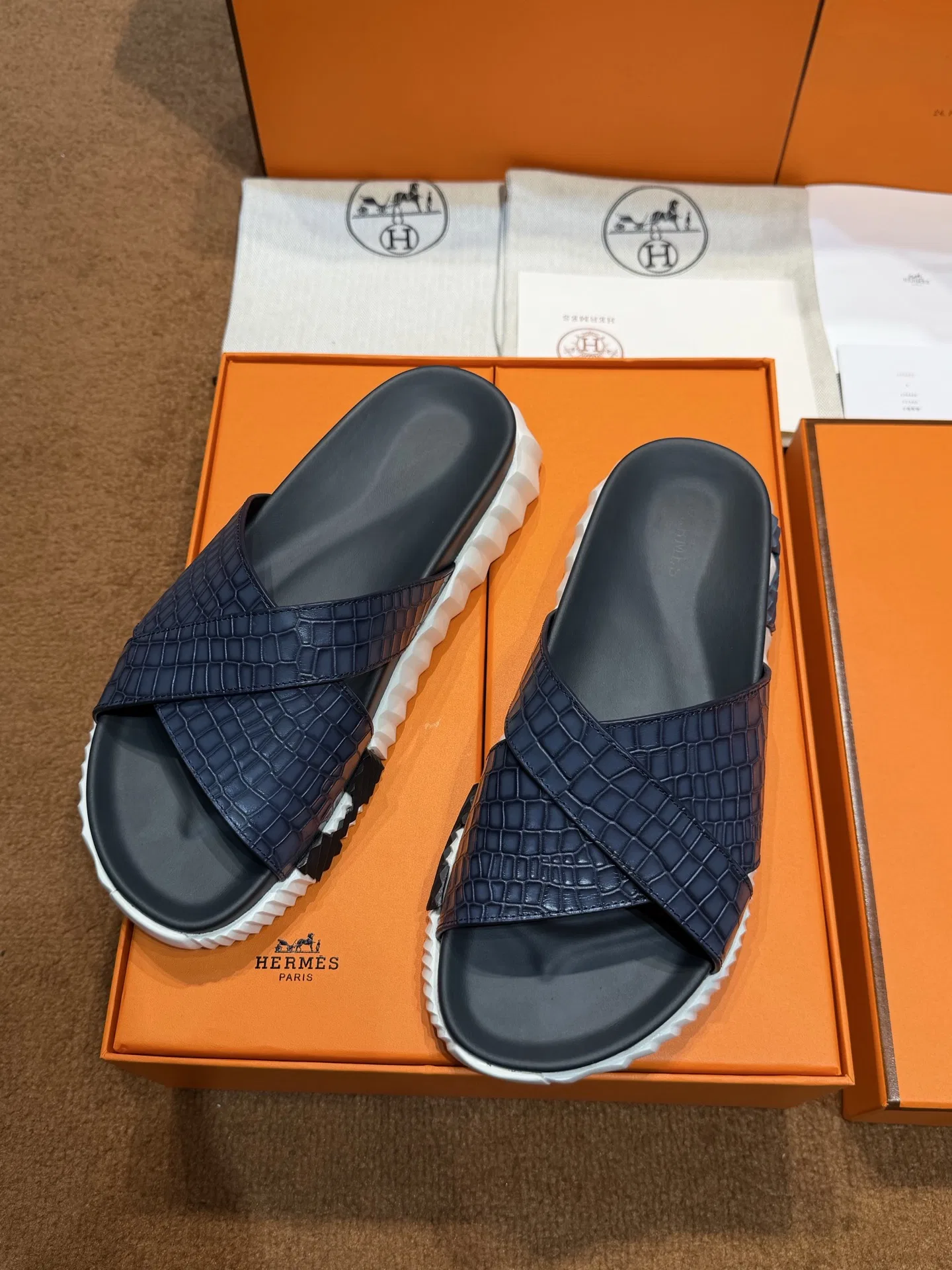 HER 27FW FGOECNM 019 슬리퍼 8