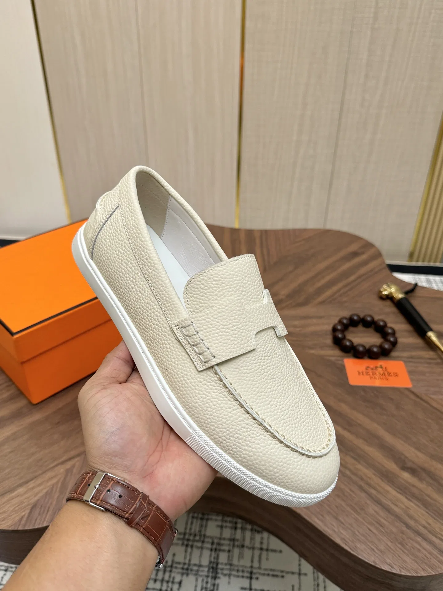 HER 27FW HMUZVVE 005 로퍼 50
