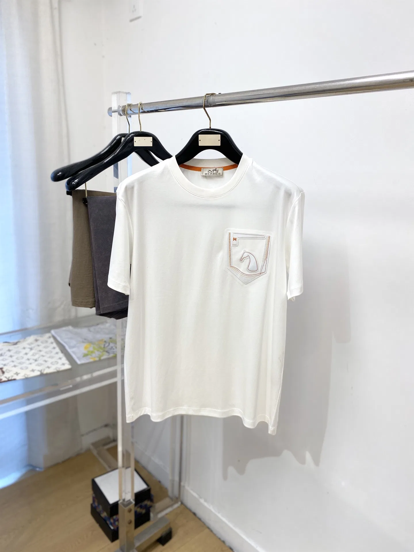 HER 27FW HWUXXKQ 004 반팔티셔츠 8
