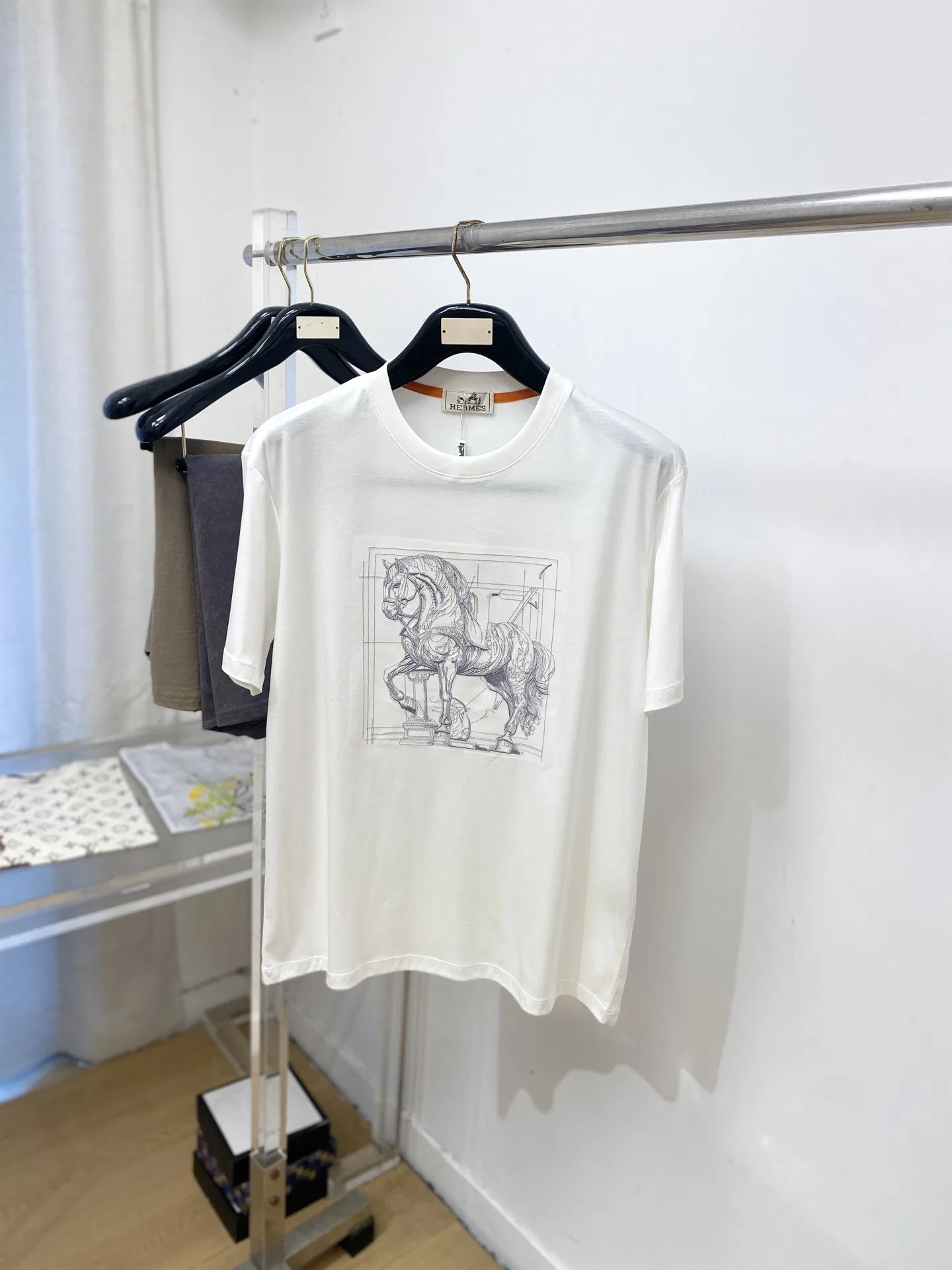 HER 27FW HWUXXKQ 005 반팔티셔츠 7