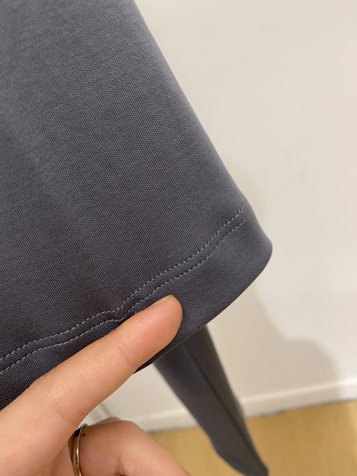 HER 27FW HWUXXKQ 006 반팔티셔츠 13