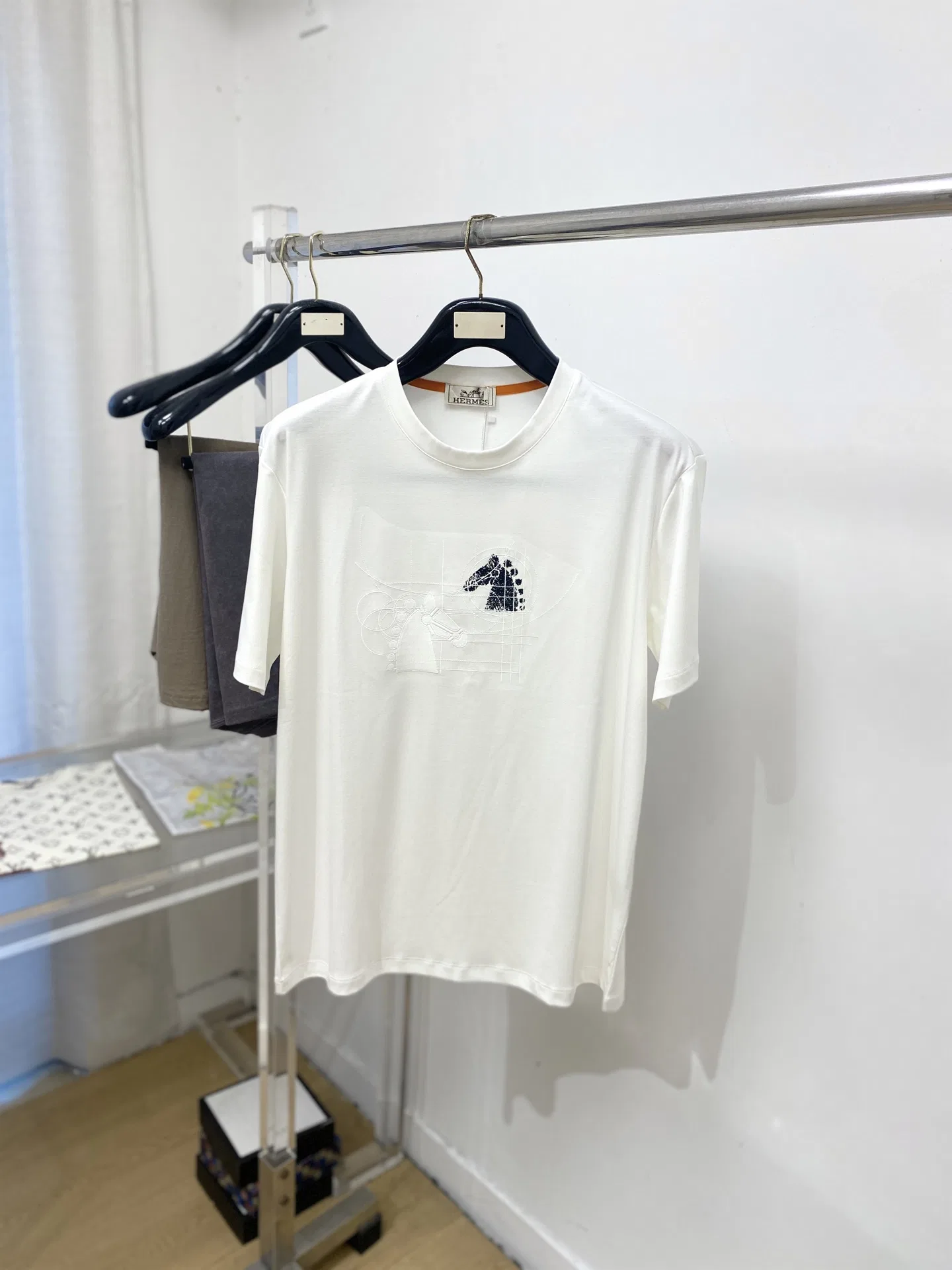 HER 27FW HWUXXKQ 007 반팔티셔츠 9