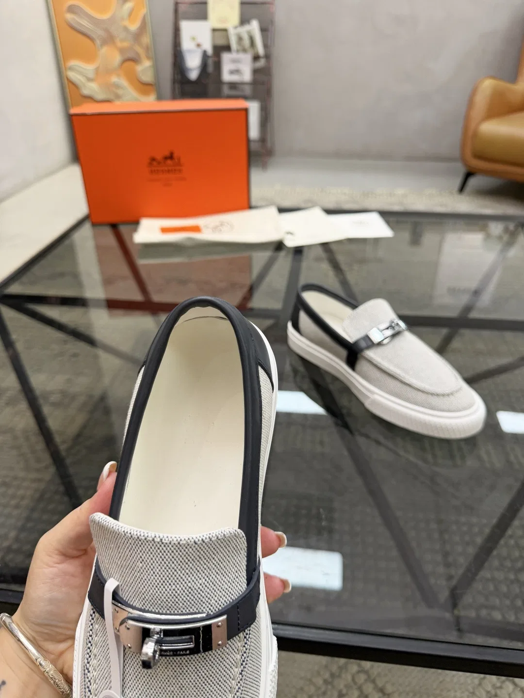 HER 27FW SLTDOIB 018 로퍼 8