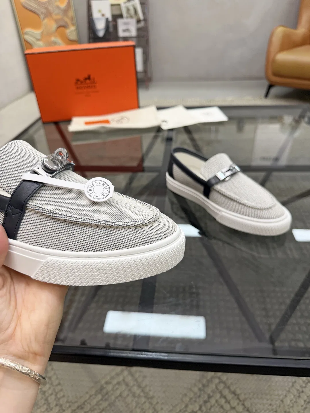 HER 27FW SLTDOIB 018 로퍼 7