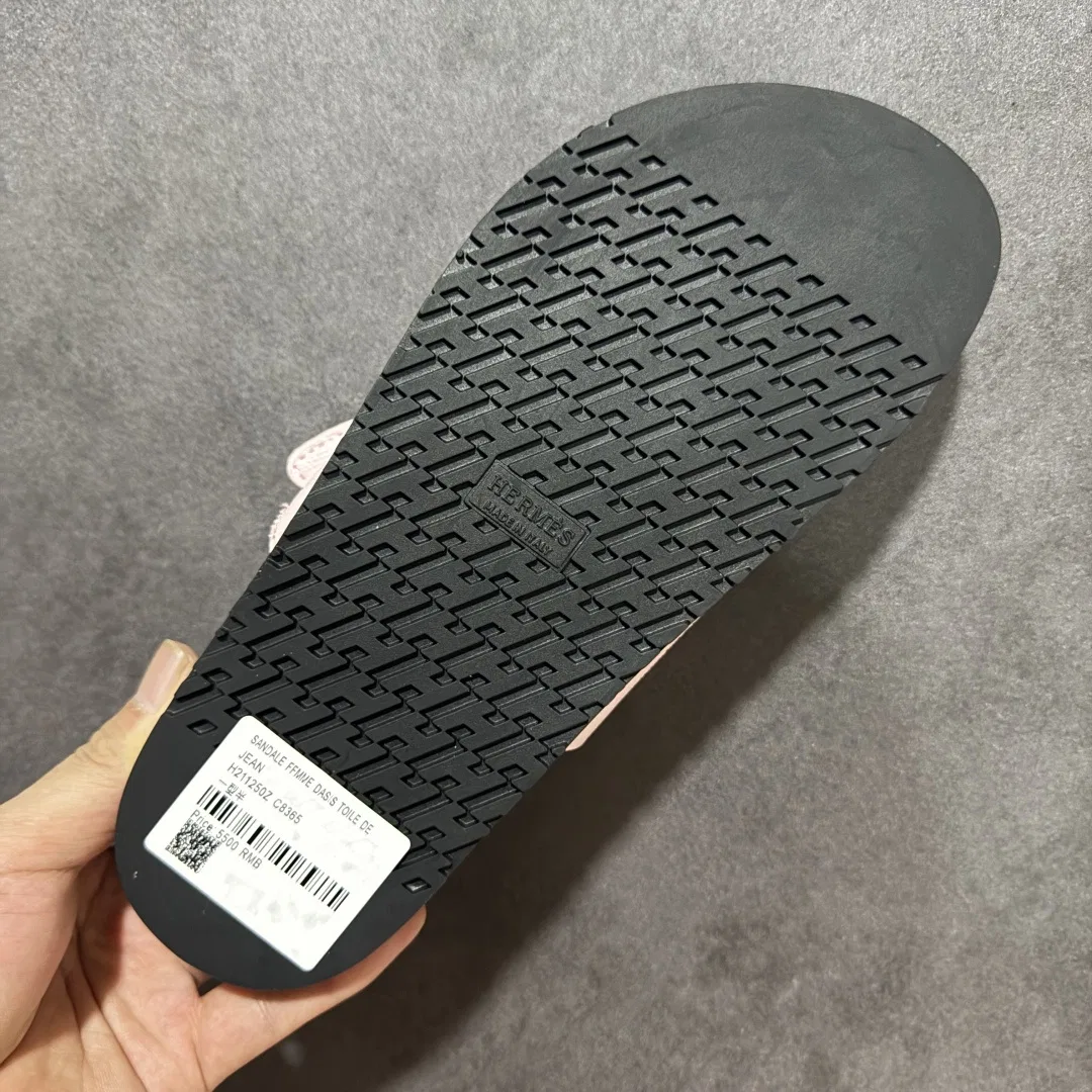 HER 27FW WDXRVMD 046 슬리퍼 9