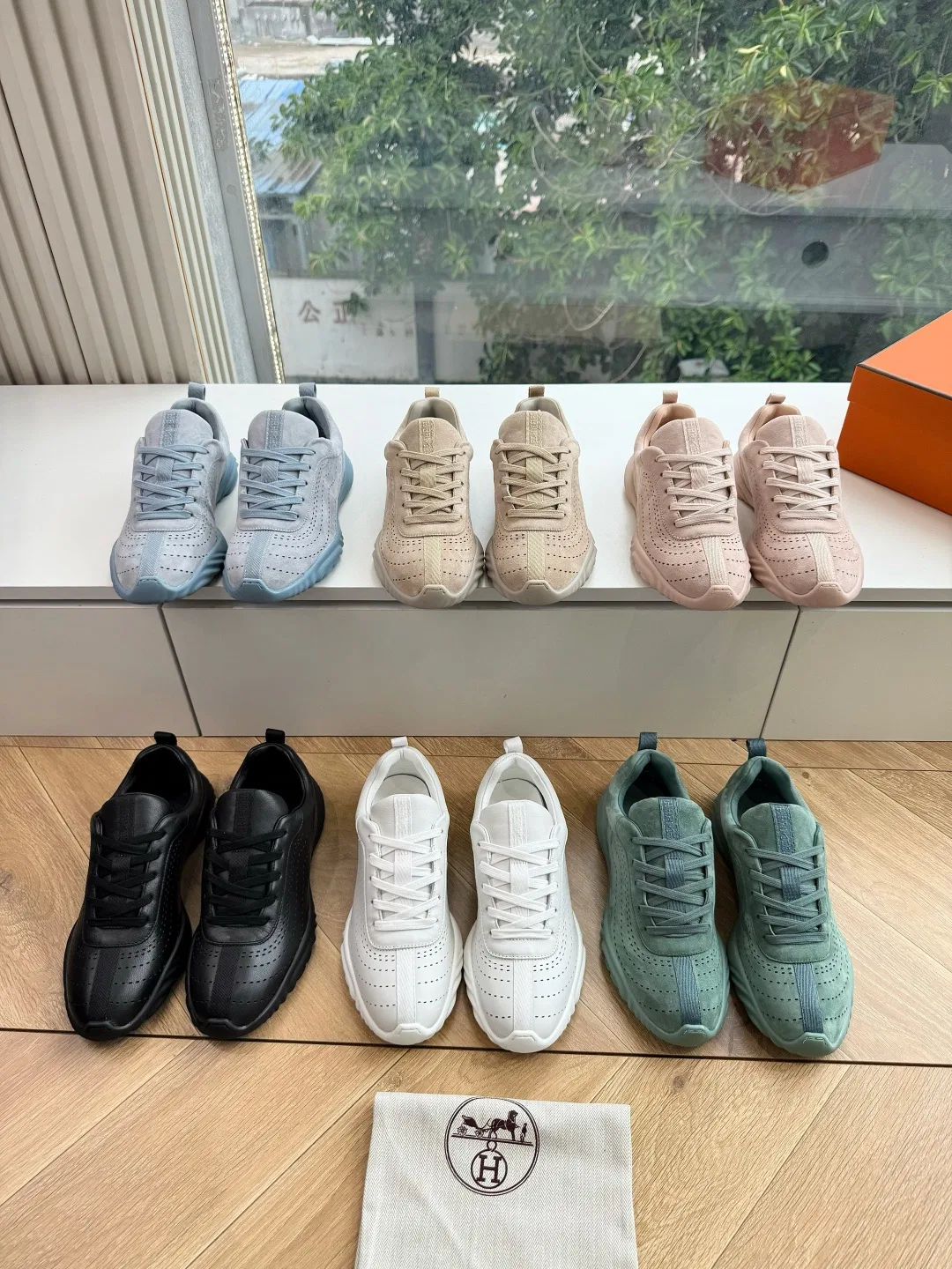 HER 27FW WDXRVMD 060 스니커즈 56