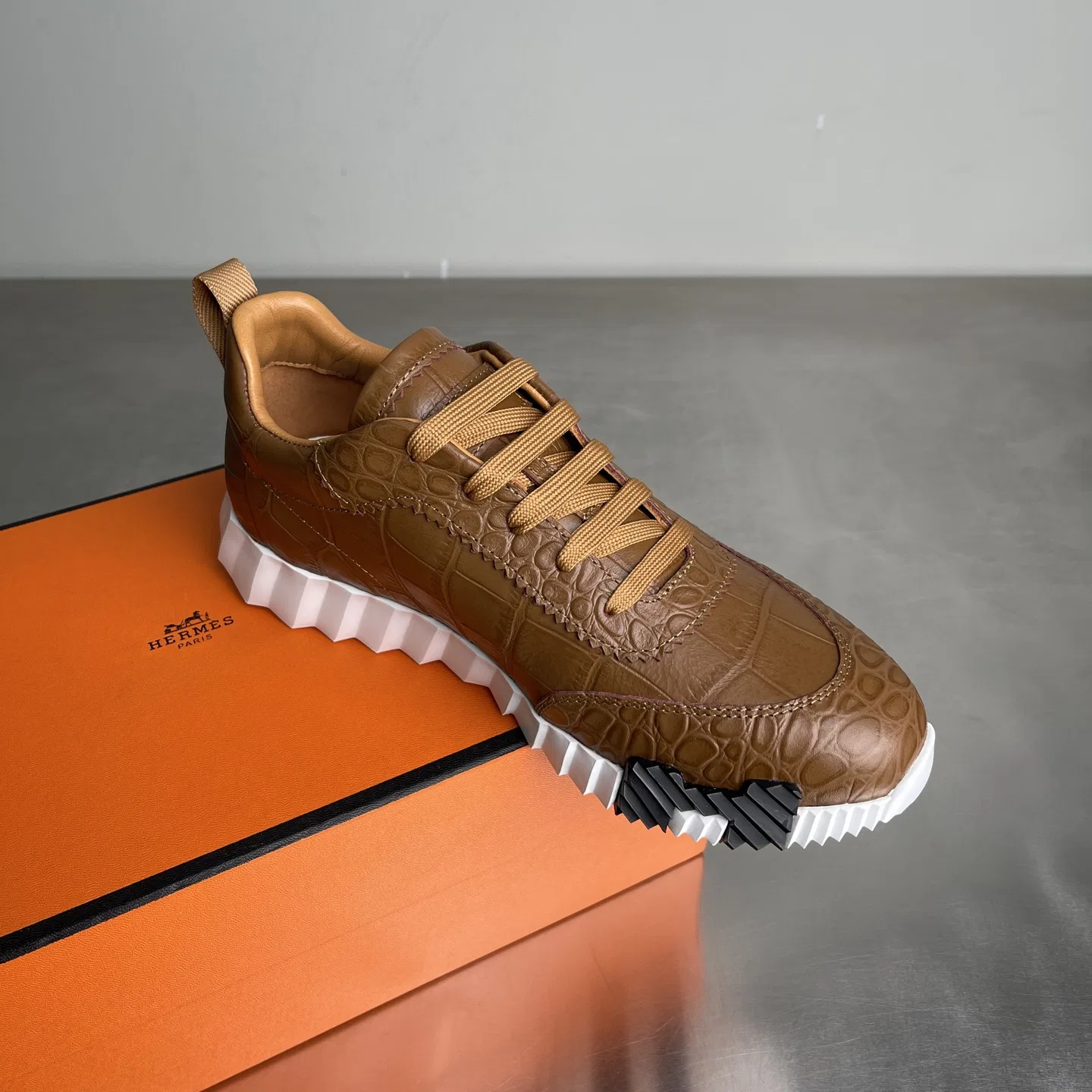 HER 27FW WHZIAAB 008 스니커즈 10
